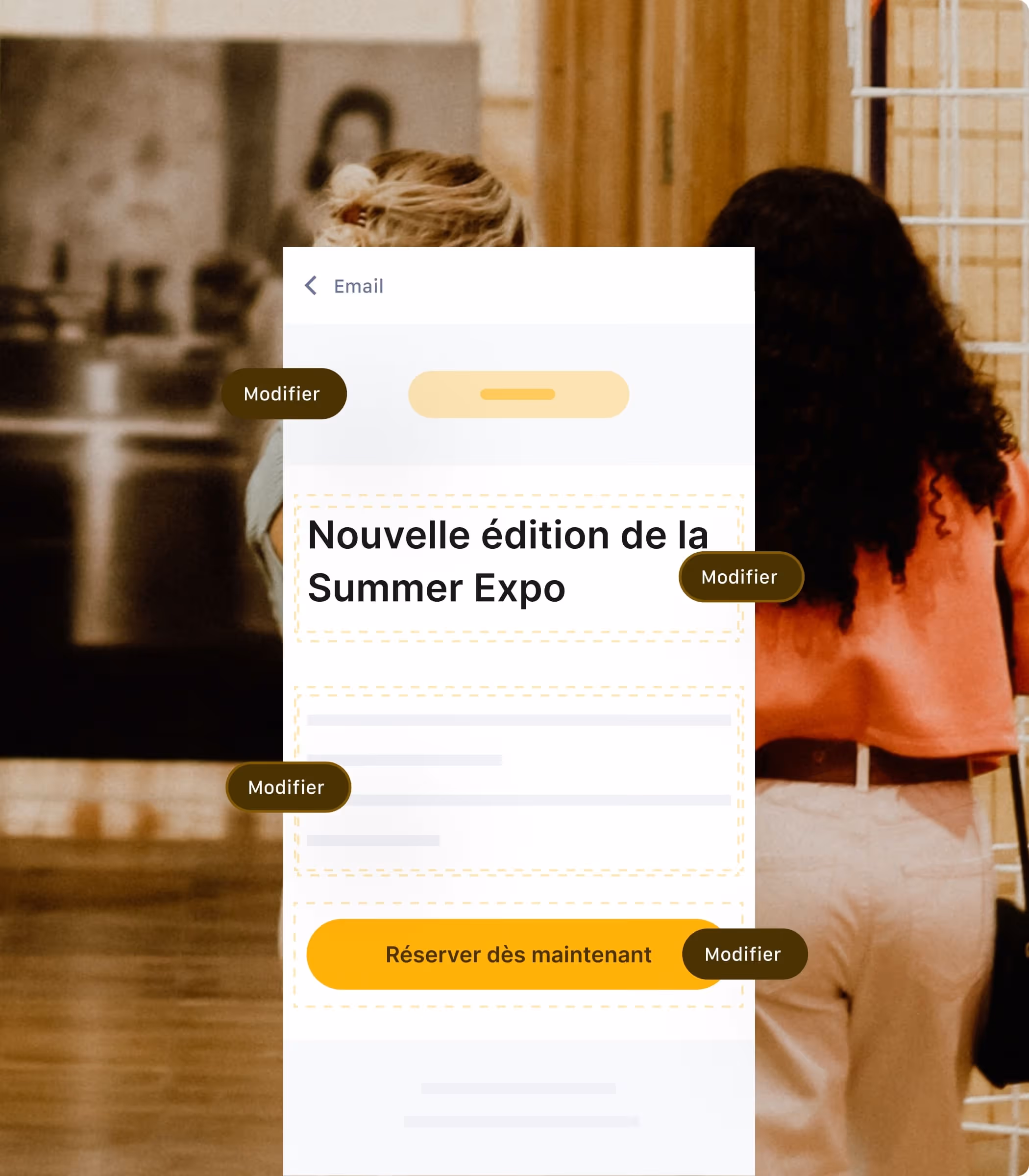 Photo d organisateur lors d une exposition
