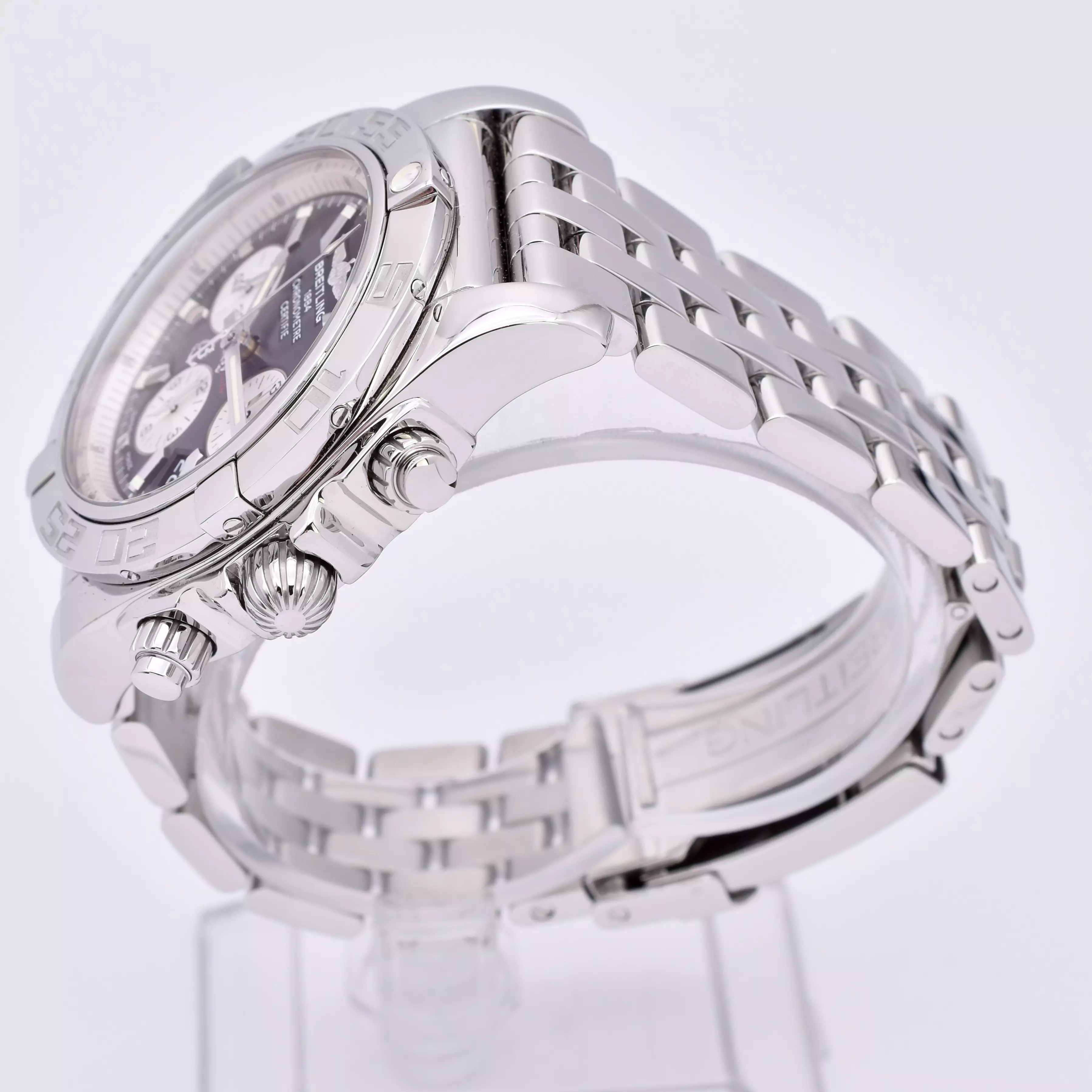 Right image of the Breitling Chronomat B01 44mm Fully Serviced AB011012