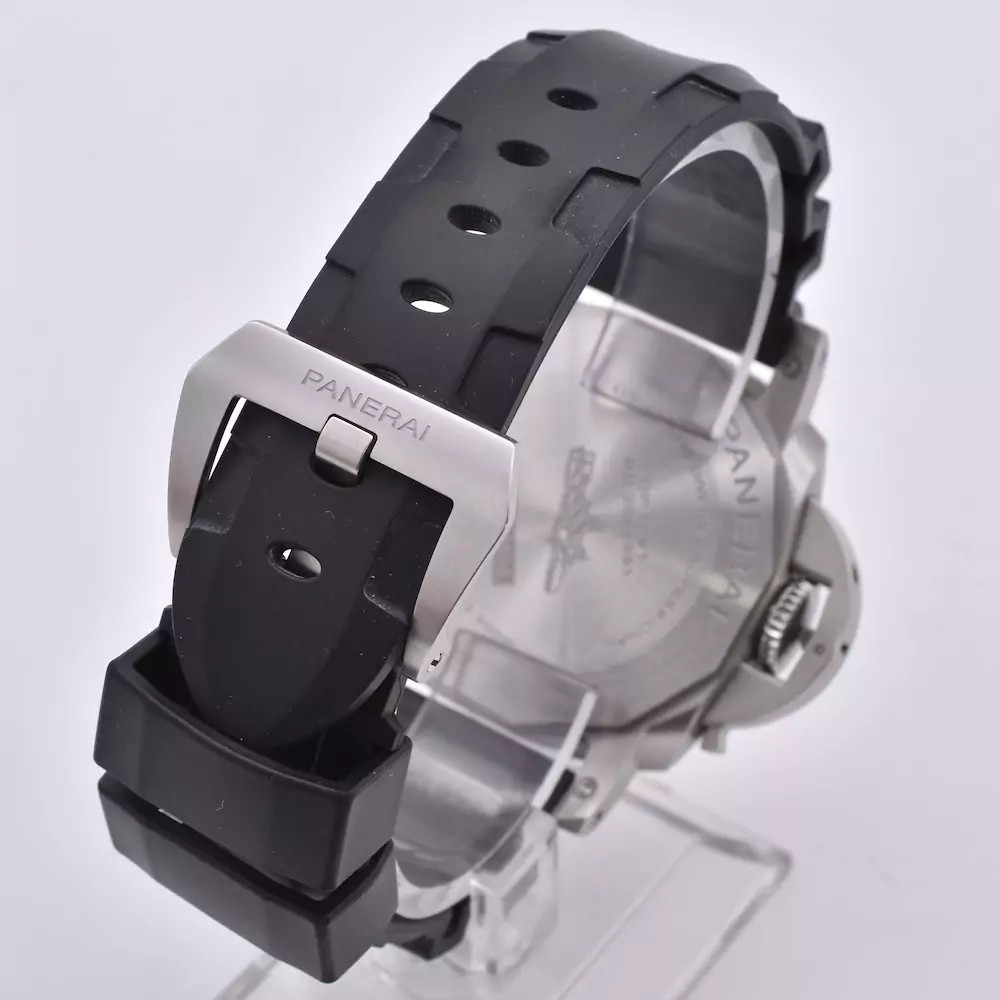 Strap image of the Panerai Submersible 42mm Automatic 2025 PAM02973