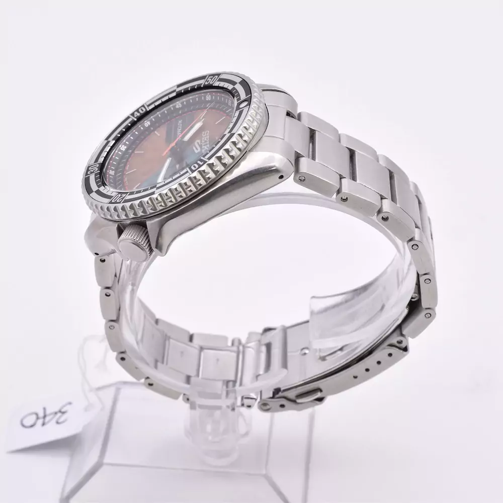 Right image of the Seiko 5 Sports Kosuke Kawamura Limited Edition SRPJ41K1