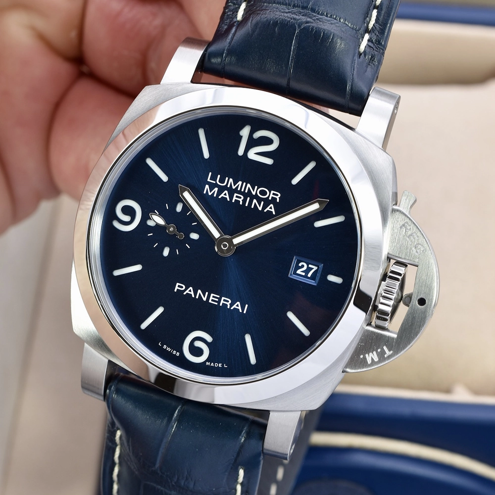 Close up image of the Panerai Luminor Marina  44mm 2025 PAM03313