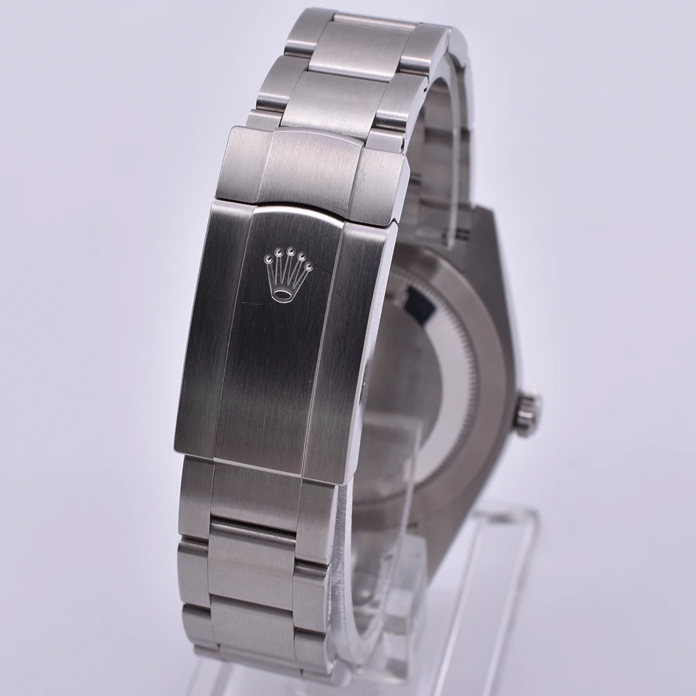 Strap image of the Rolex Oyster Perpetual 41mm Sunburst Blue 2024 124300-0003