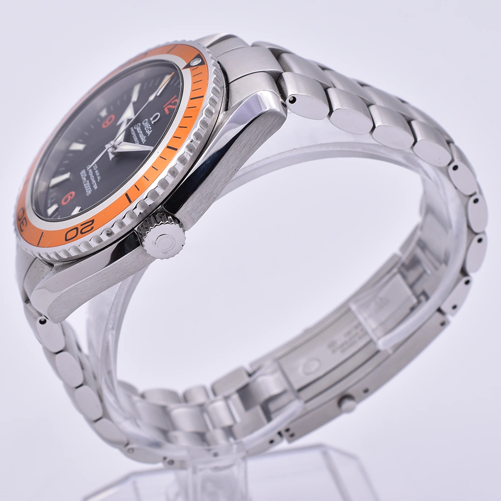 Front right image of the Omega Seamaster Planet Ocean 600M Co-Axial 45.5mm 2208.50.00