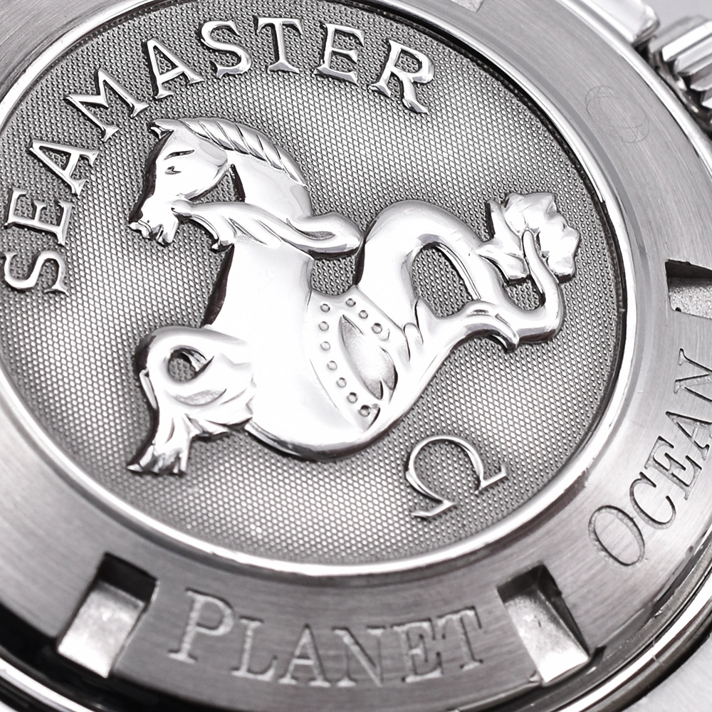 Right image of the Omega Seamaster Planet Ocean 600M Co-Axial 45.5mm 2208.50.00