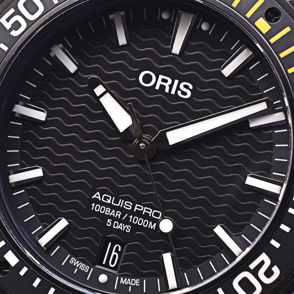 Right image of the Oris Aquis Pro Date 49.5mm DLC 01 400 7767 7754-07 426 64BTEB