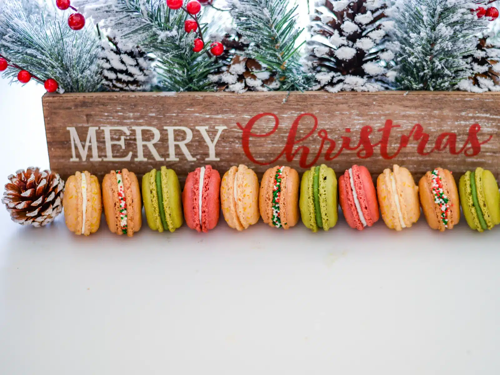 Holiday Macarons: Festive Dessert Ideas & Flavor Pairings