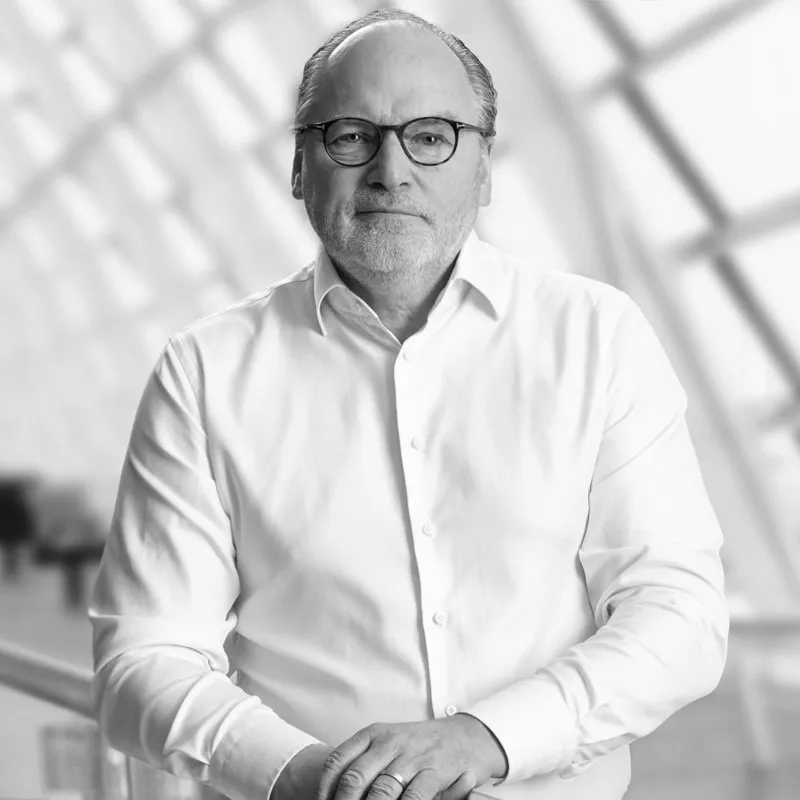 Dirk Wollschläger Form. Global Head IBM Automotive, Aerospace, Defence | Hashlist