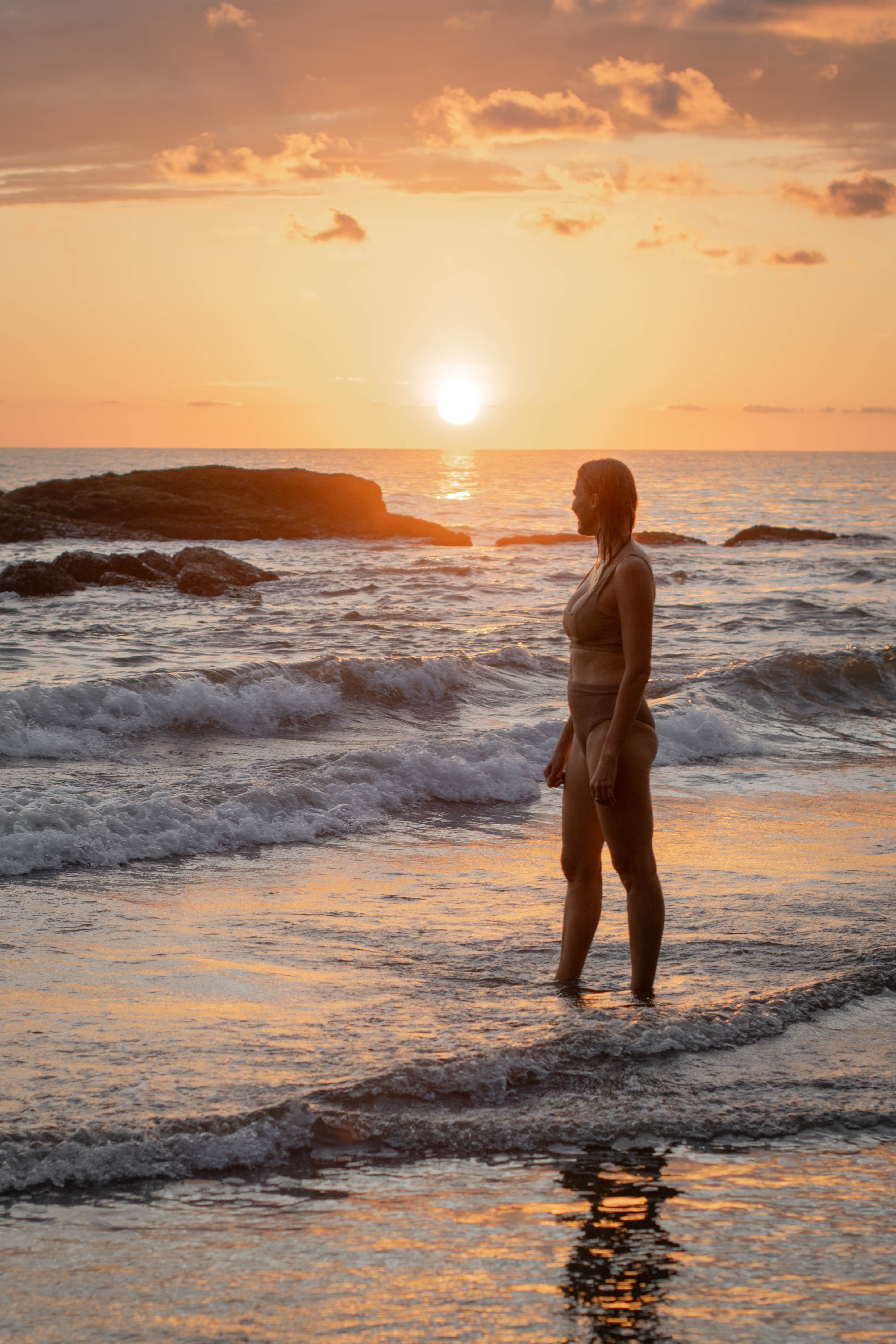 Portrait of familyshoot in Bahia Ballena in Costa Rica