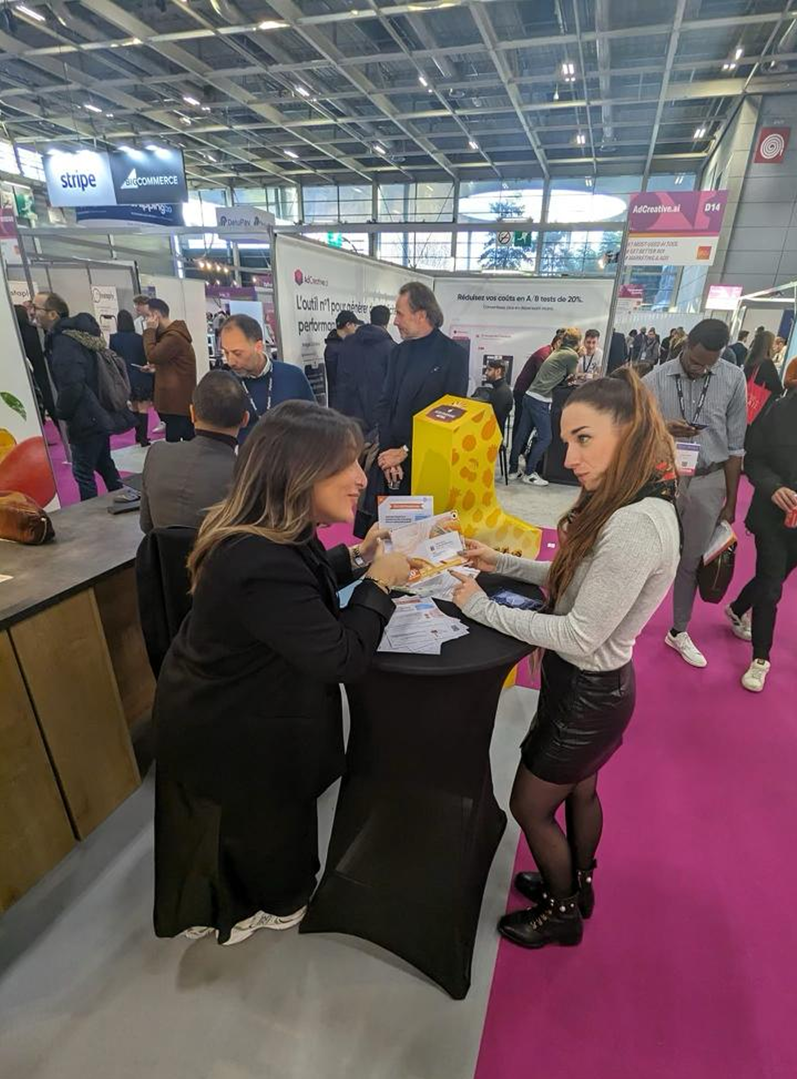 Diffusion Plus — borne d'instant gagnant sur salon