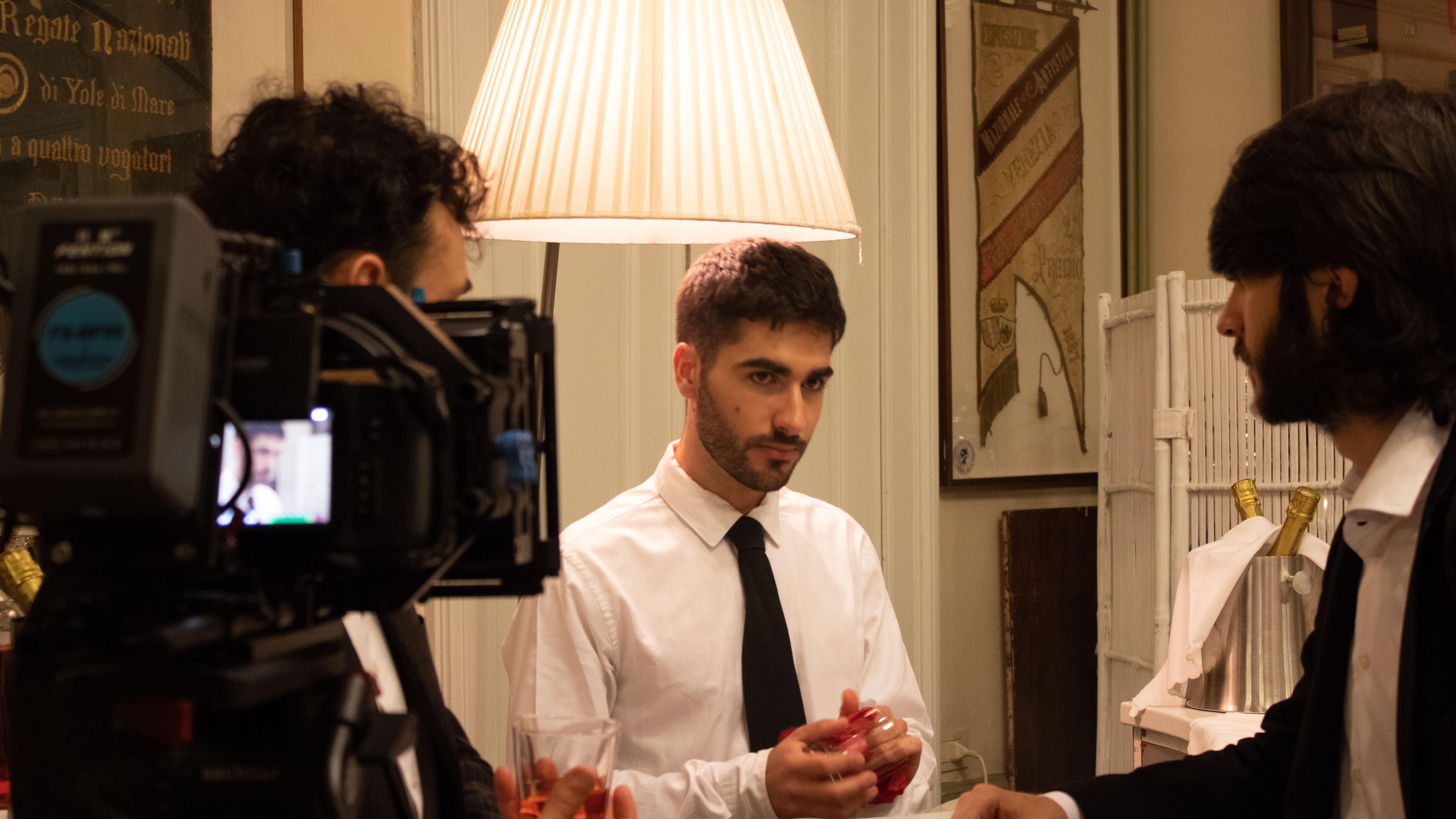 Fotografo per film, documentari e backstage a Torino – scena di Mantis Religiosa - regista sul set