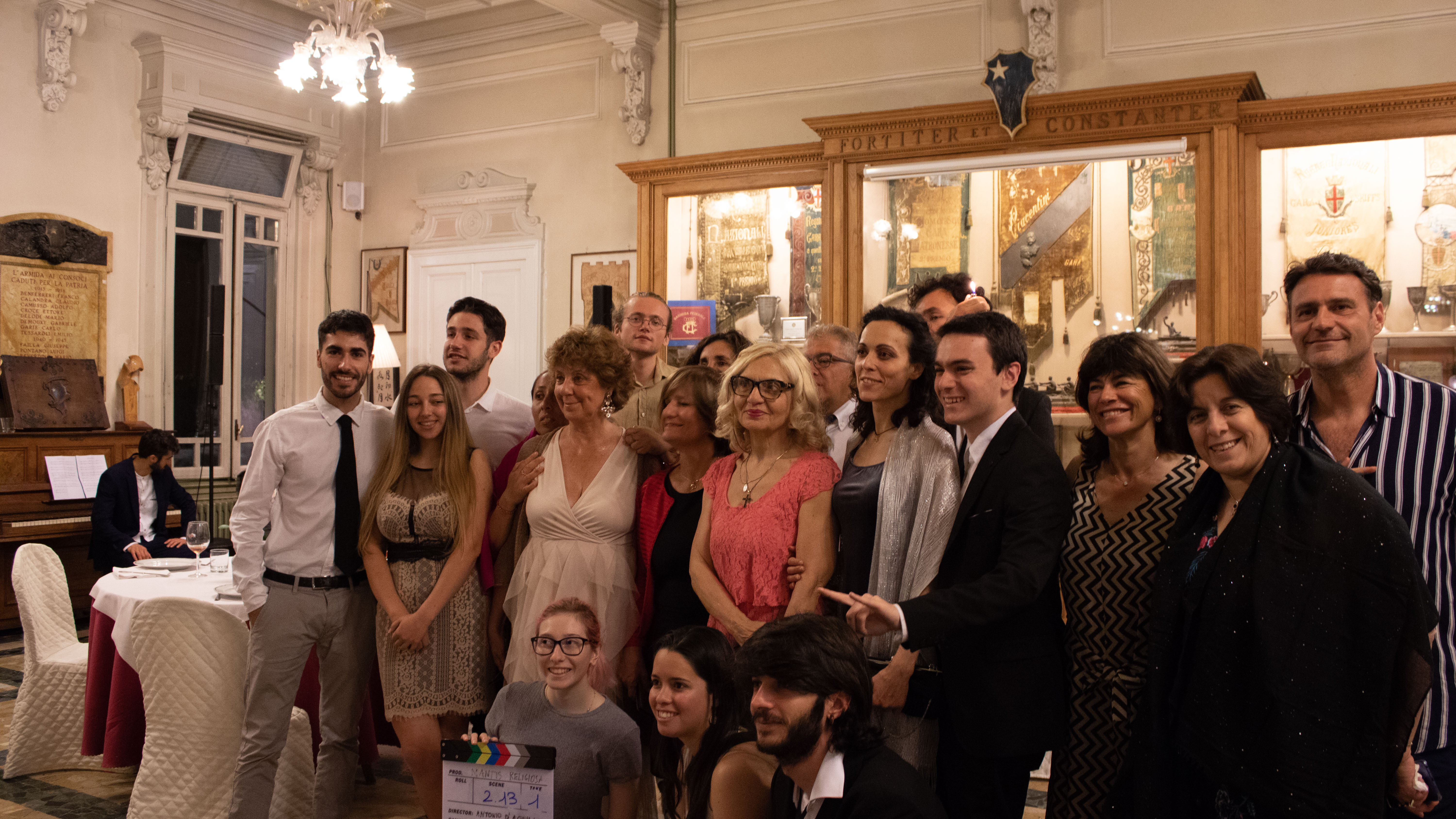 Fotografo per film, documentari e backstage a Torino – scena di Mantis Religiosa - troupe attori e tecnici