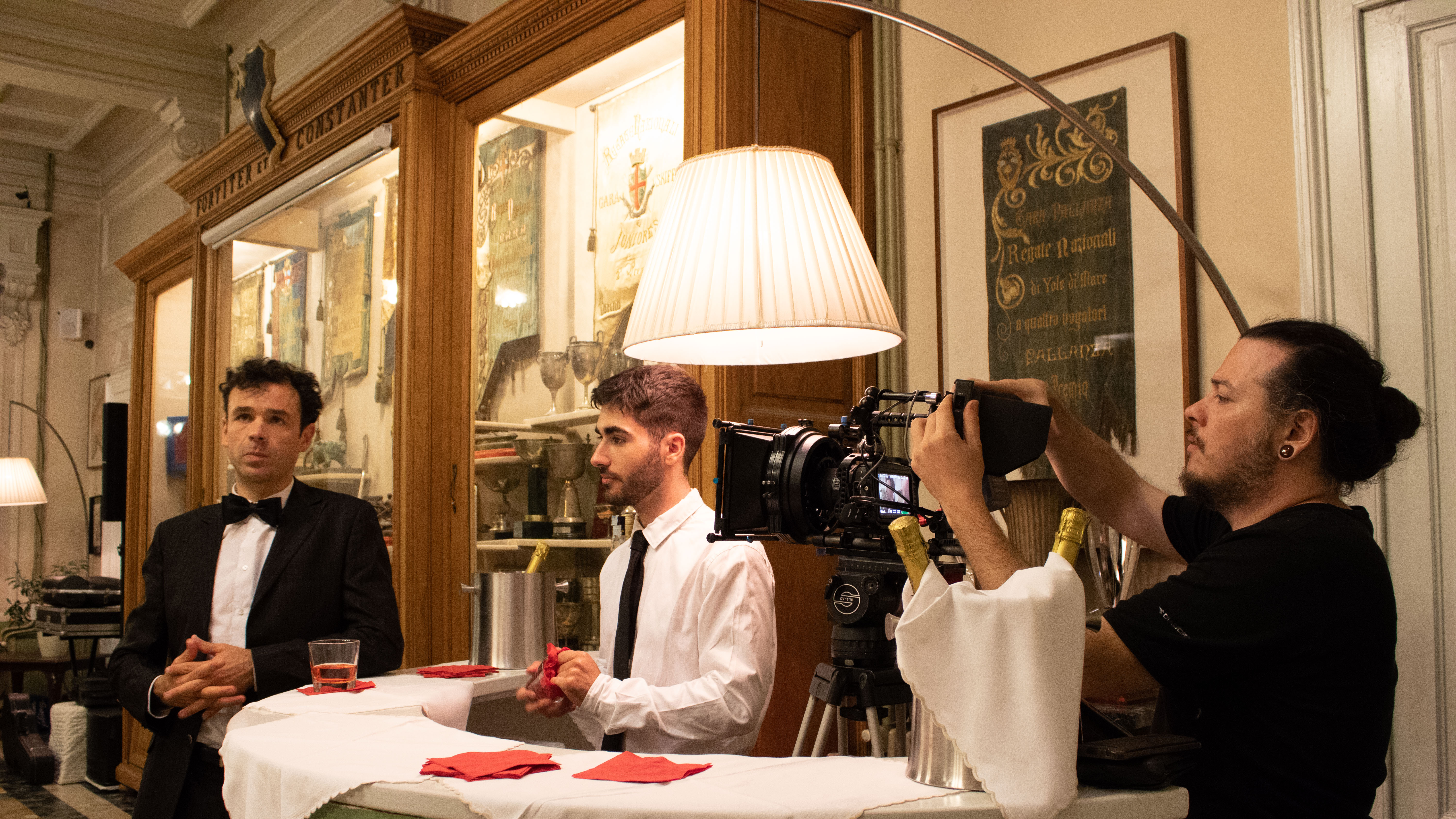 Fotografo per film, documentari e backstage a Torino – scena di Mantis Religiosa - riprese audio video sul set