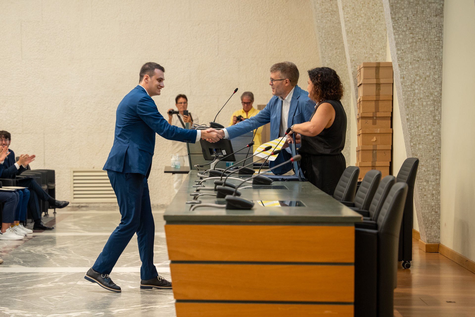 Fotografo per laurea al Politecnico di Torino – Cristiano - proclamazione stretta di mano