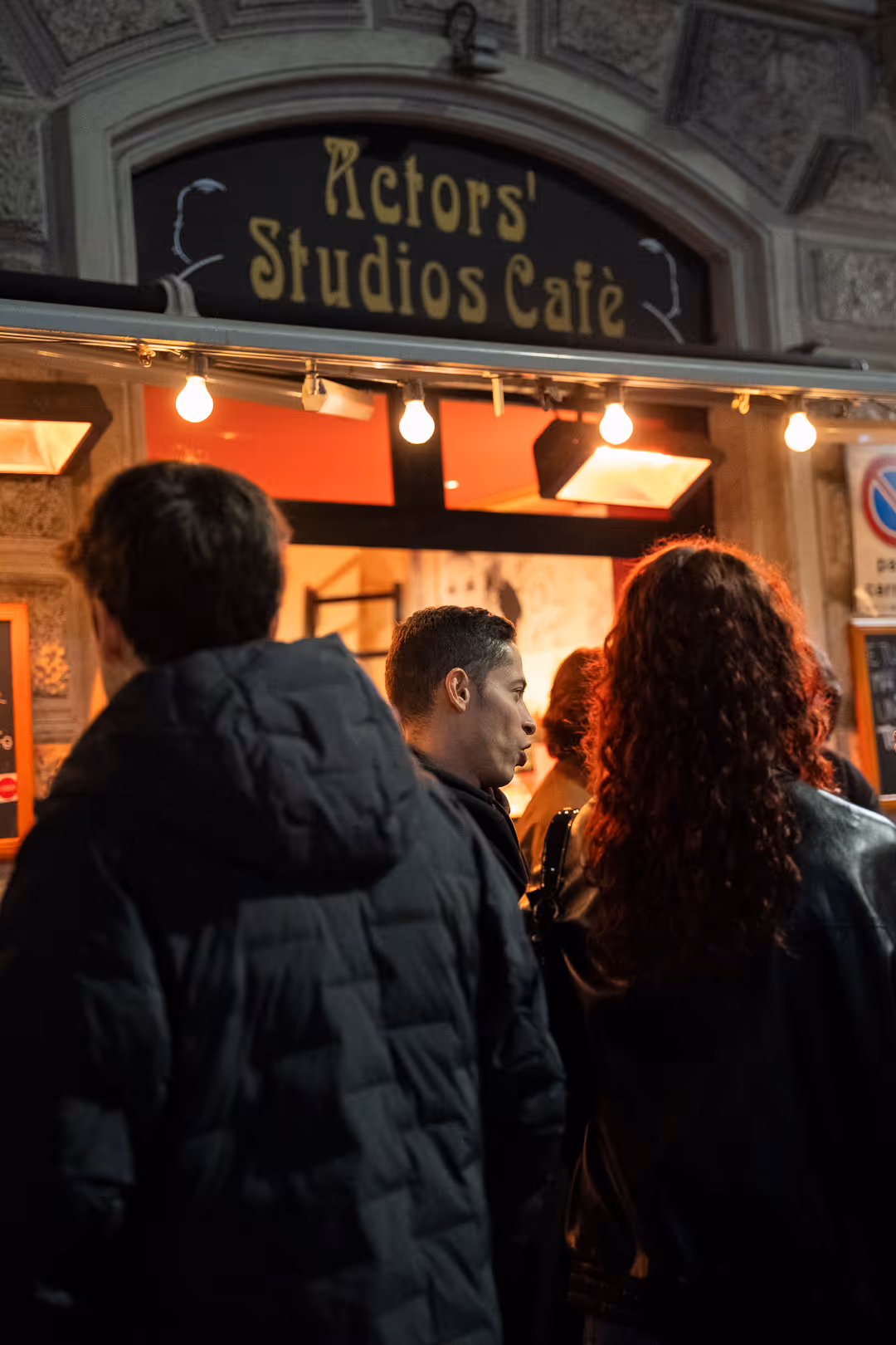 Fotografo per eventi e serate a Torino - dettaglio insegna locale