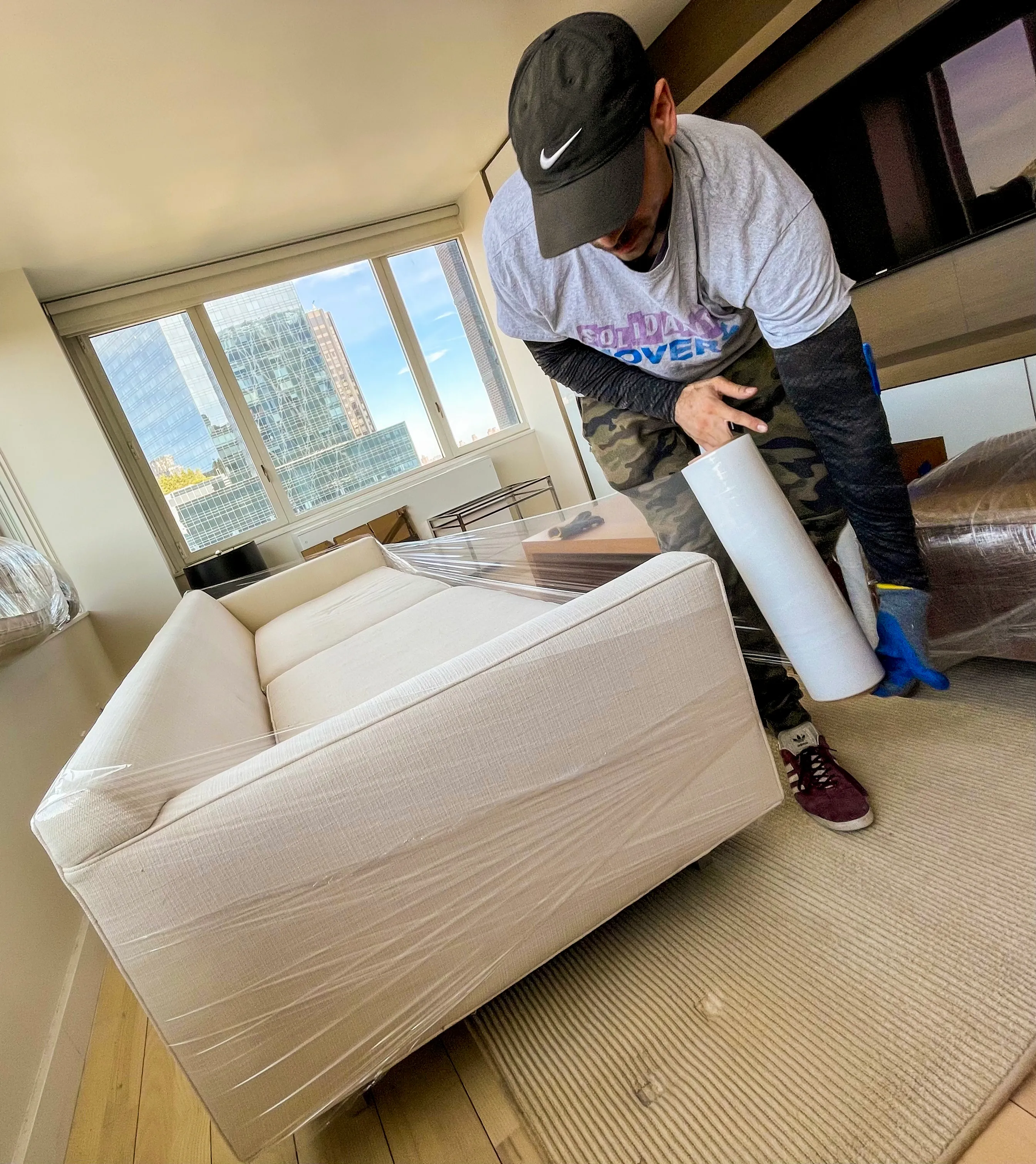 Solidarity Movers crew providing 5-star moving service in Manhattan