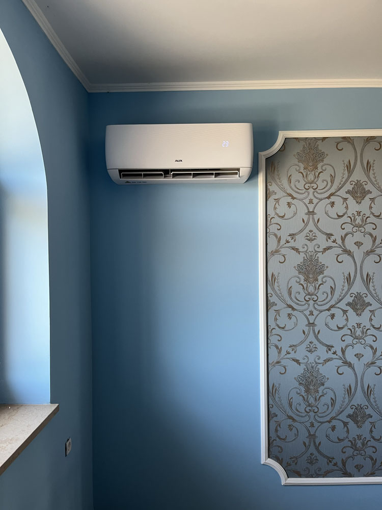 Hőszivattyú és klíma telepítés a Harmatosvölgyi Rendezvényközpontban: optimalizált, inverteres rendszerek energiatakarékos működéssel.