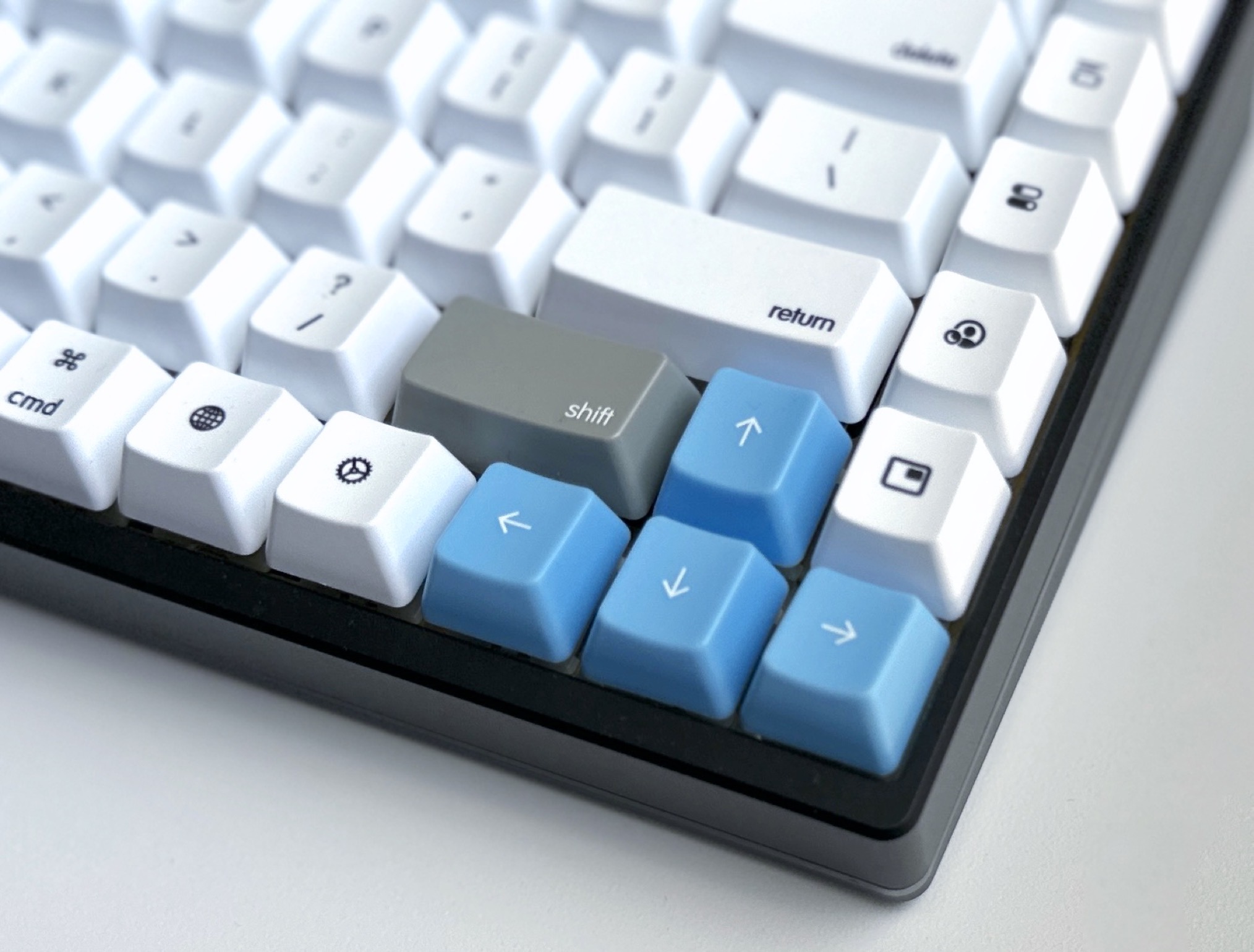 Mechanical keyboard with custom mac keycaps