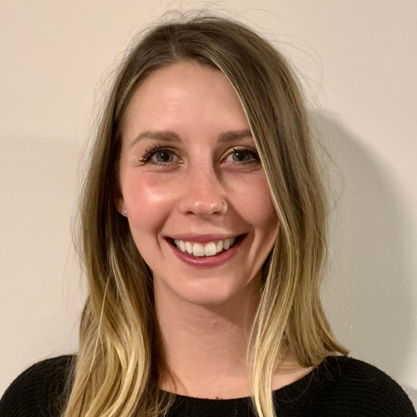 Headshot of Hayley Diakiw