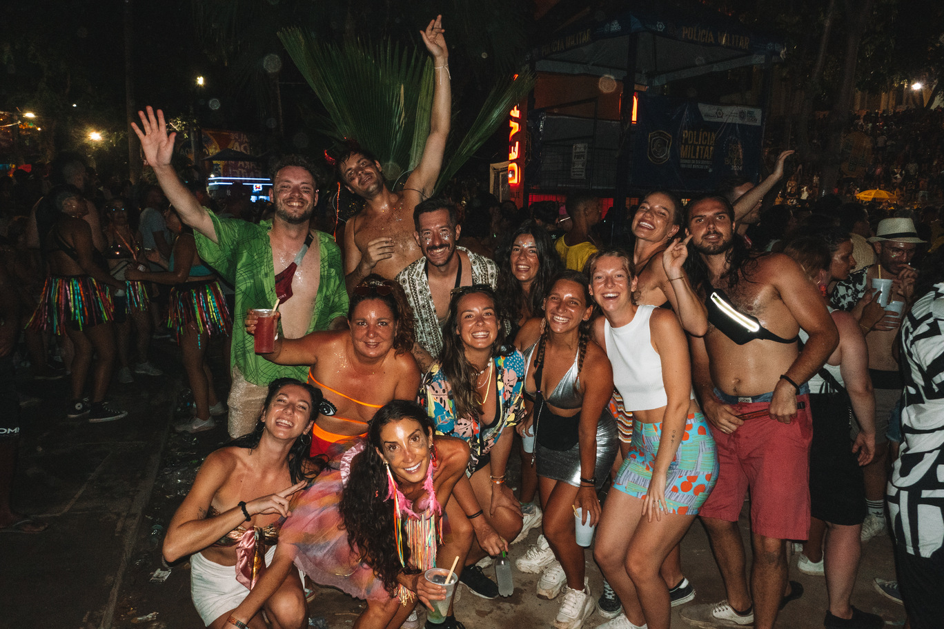 20 Strangers Crash Brazilian Carnival