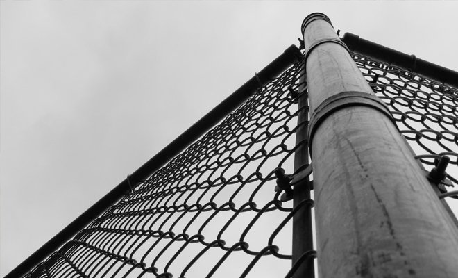 Assessing fence gate