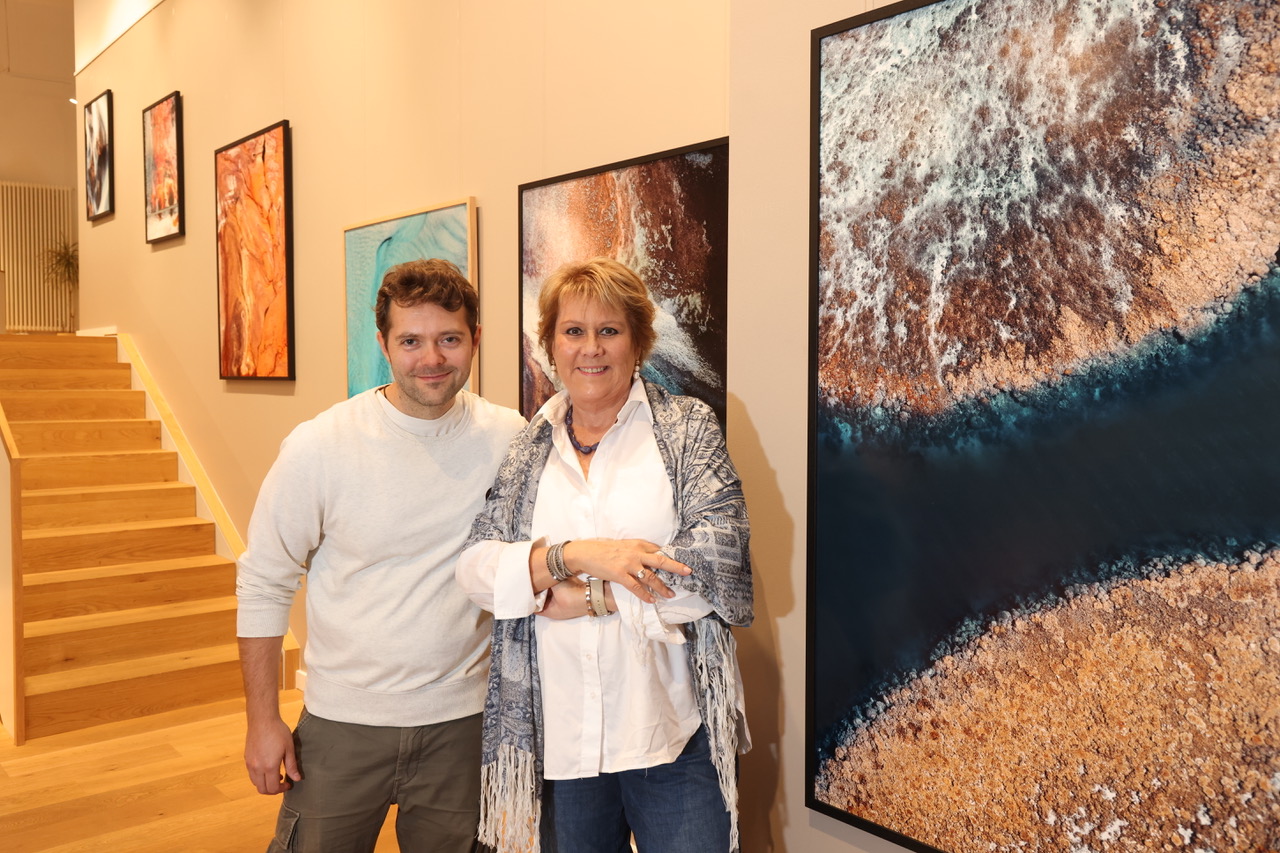 Neue Perspektiven aus der Luft: Die Livia Lisboa Fotokunst Galerie eröffnet „ARTWORK SELECTION“ von Kevin Krautgartner