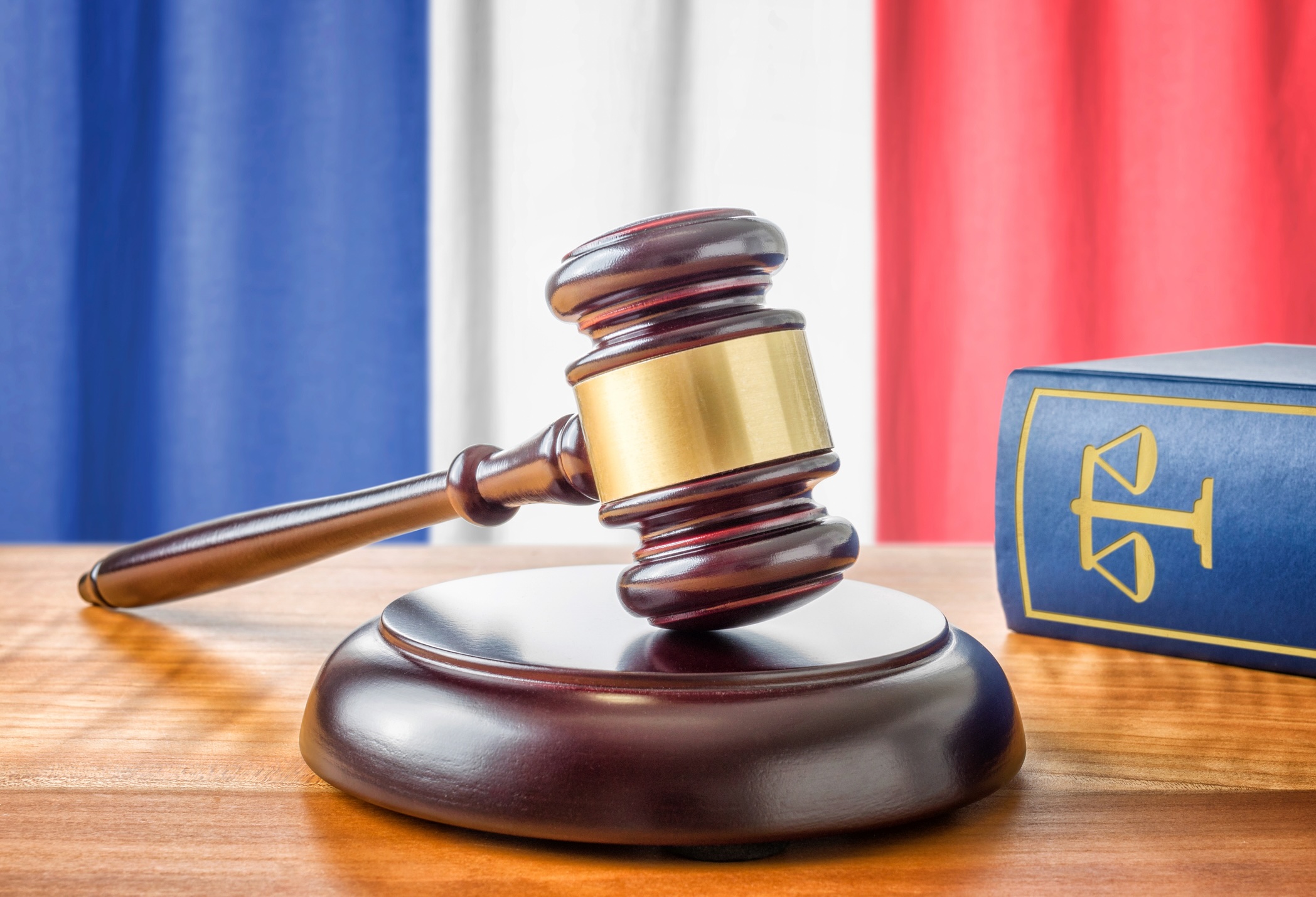 French Regulators Warn of Criminal Insider Networks Targeting Finance & Legal Professionals