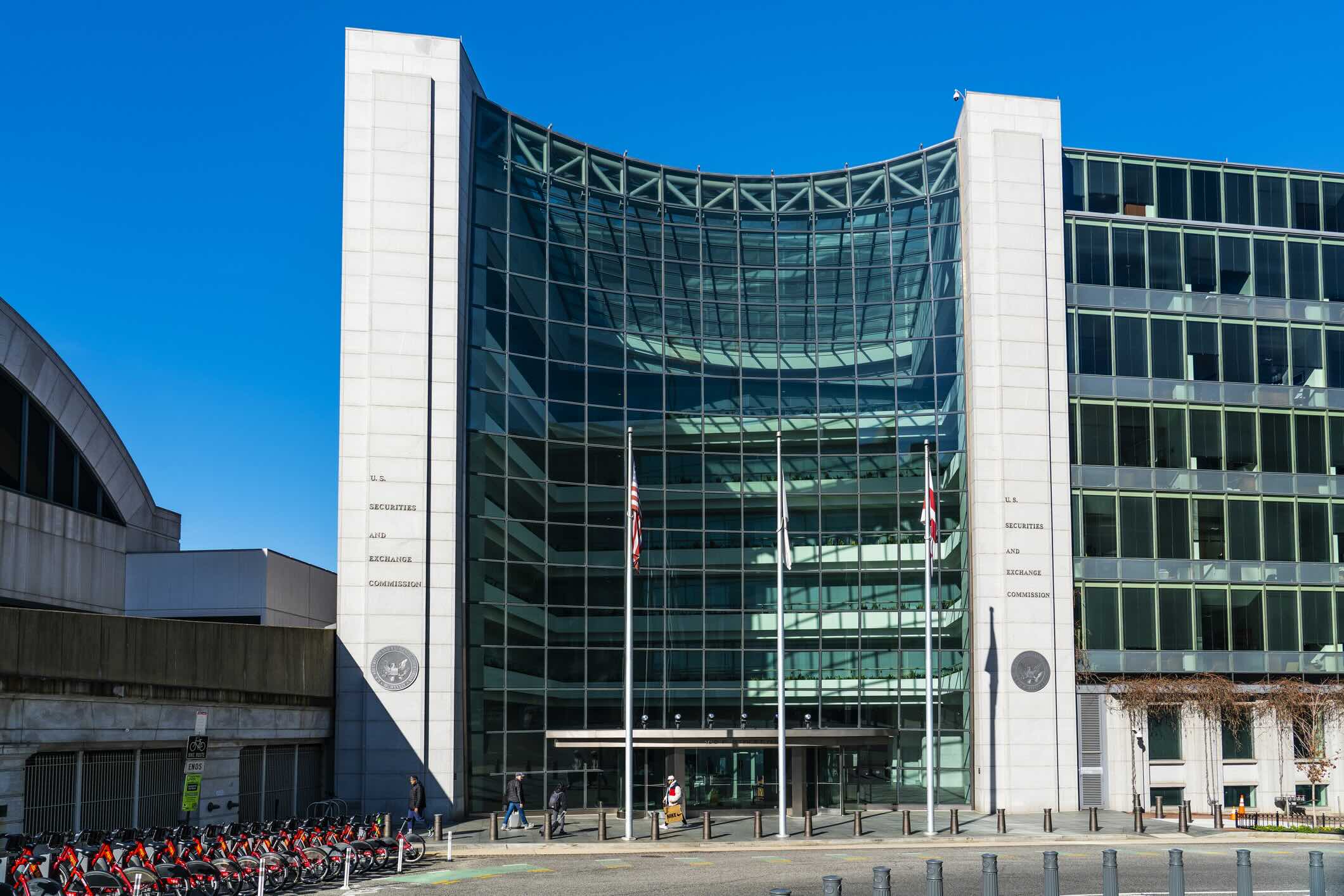 SEC Commissioner Calls for Fresh Look at Corporate Disclosure, Proxy Voting, & Tokenized Equity Markets