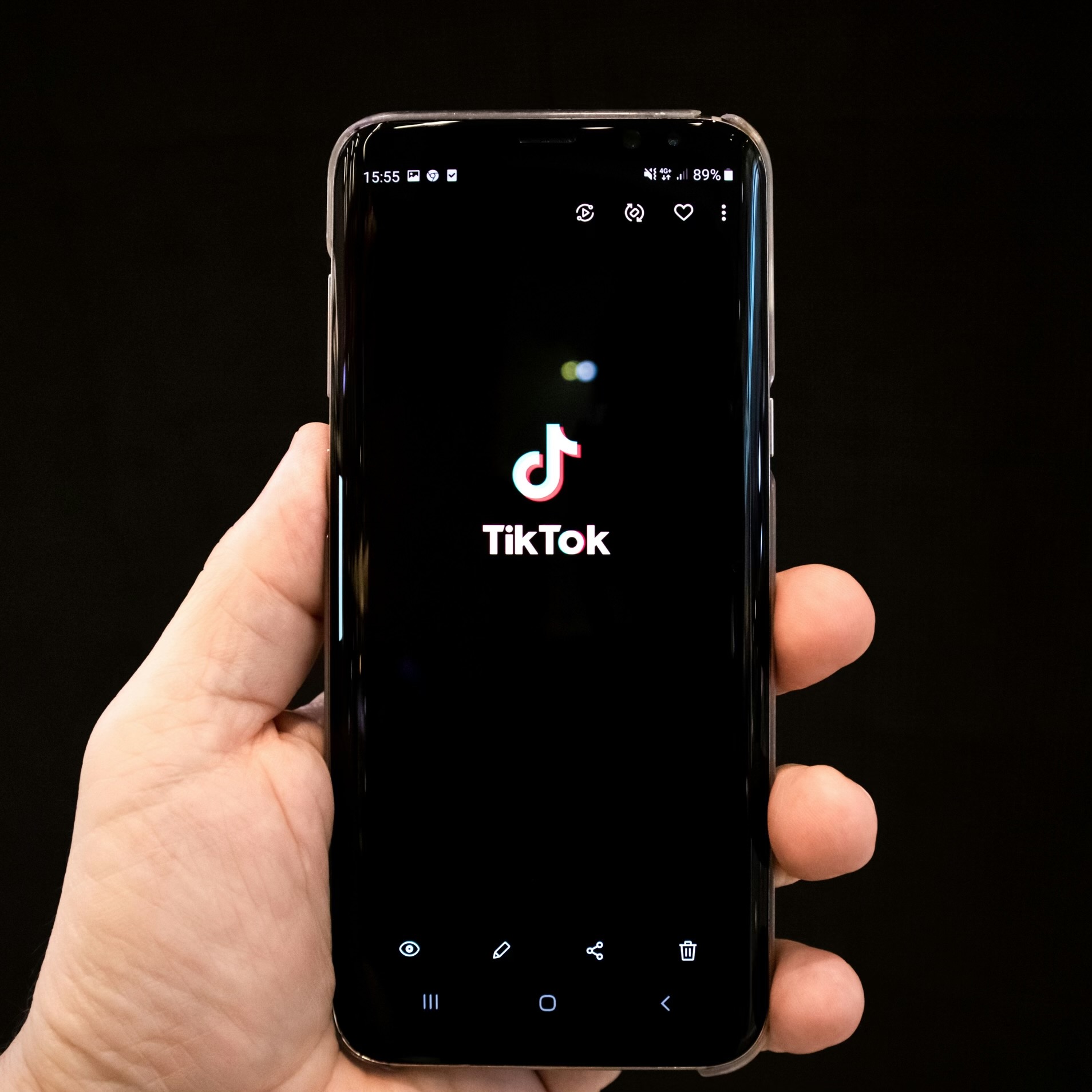 EU Finds TikTok & Meta in Preliminary Breach of Transparency Rules Under the DSA