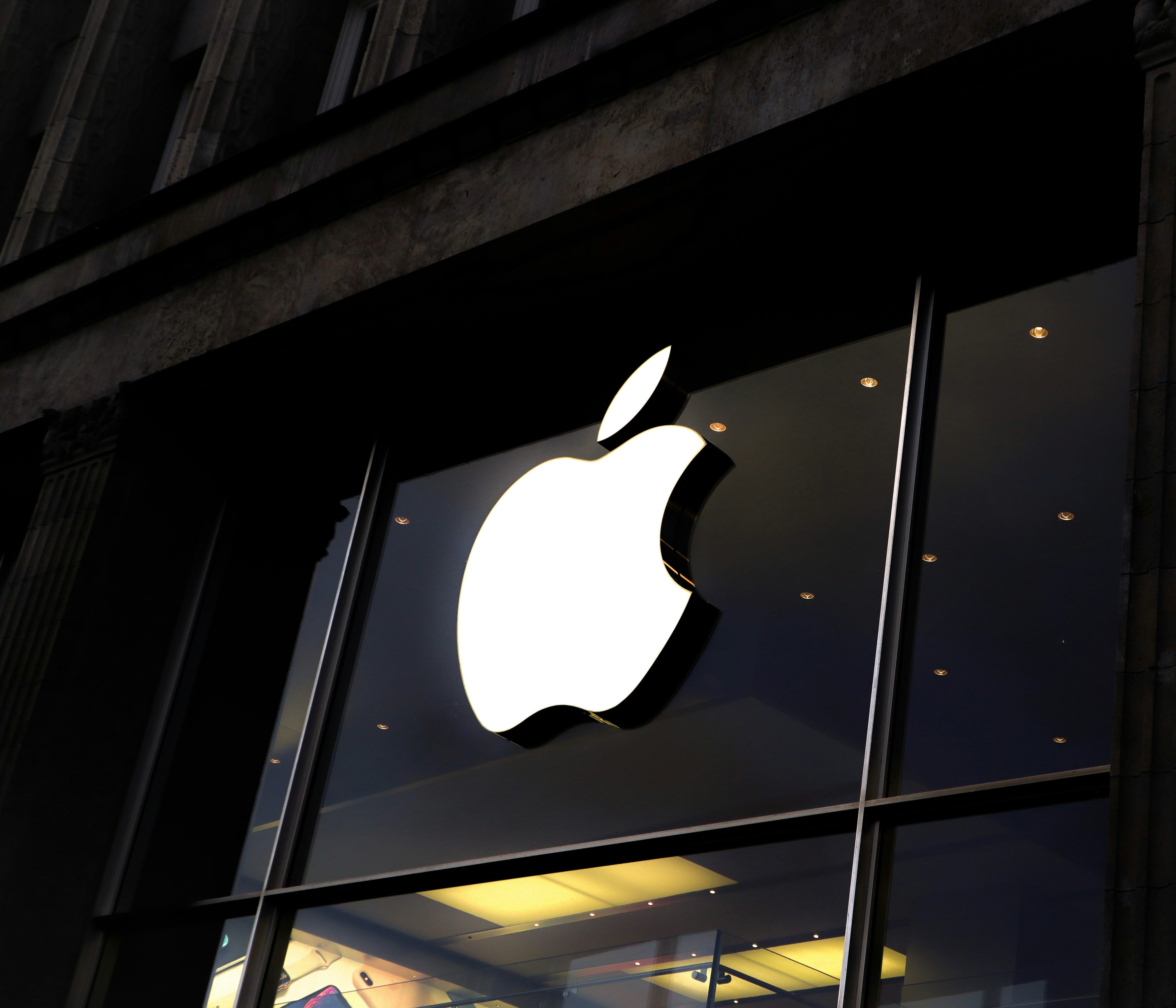 Italy Fines Apple €98.6 Million Over App Tracking Transparency Abuse