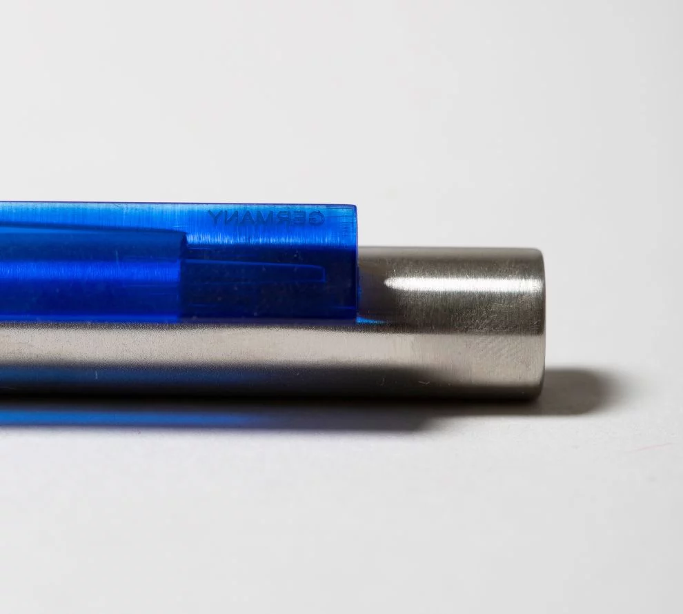 Stylo en métal rechargeable