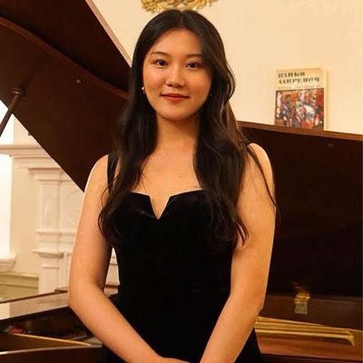 Piano teacher Tian Wei at Potomac Music in Lorton, VA