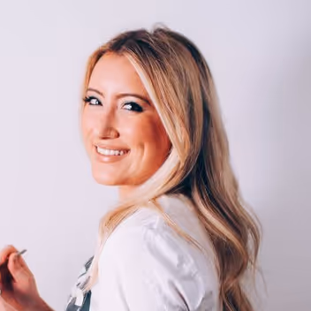 Tricia Teschke Headshot