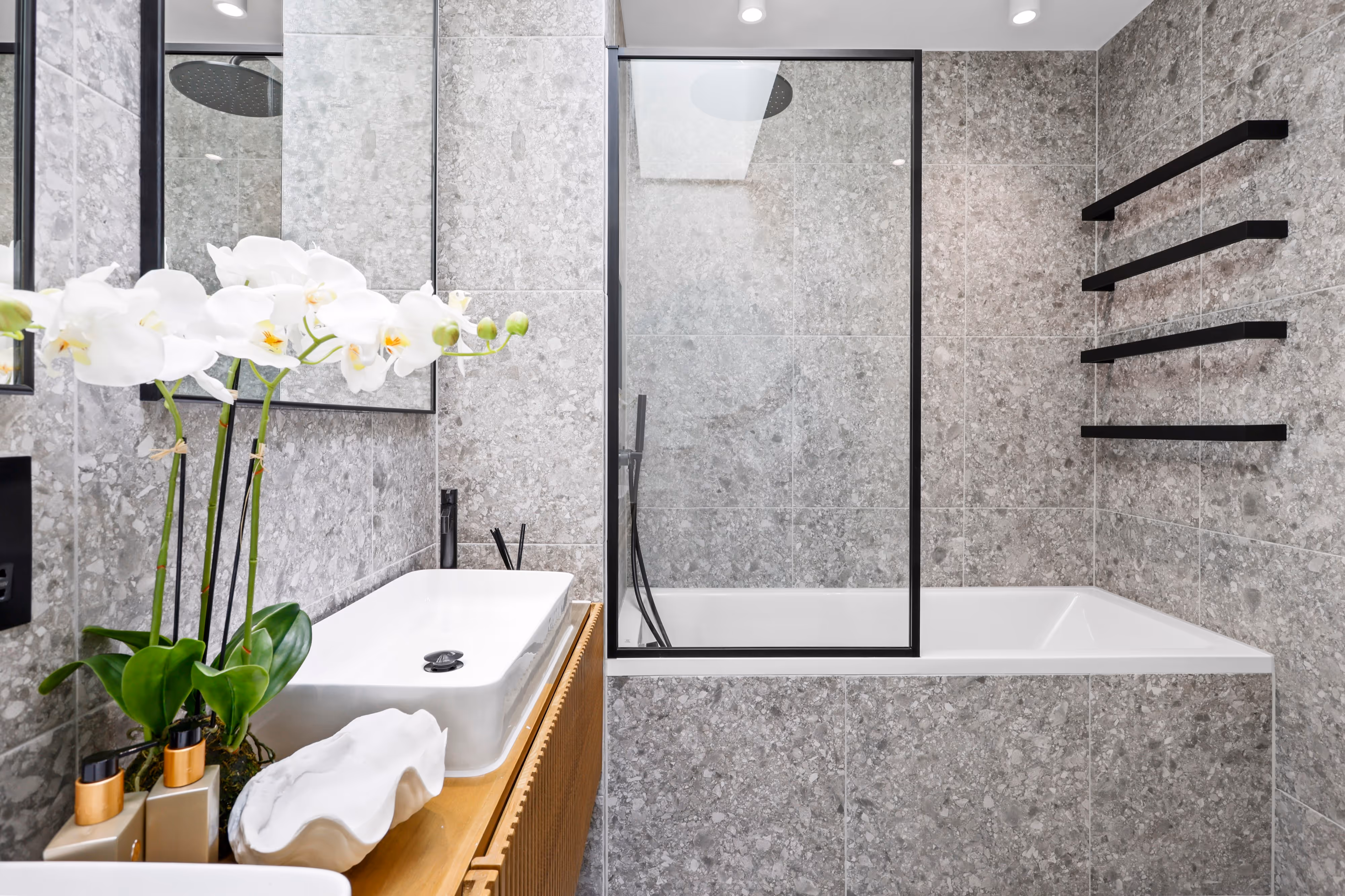 Lanbury Group is a privately owned property development and investment company operating in London and the South East.