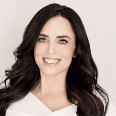 Headshot of Misty Bond