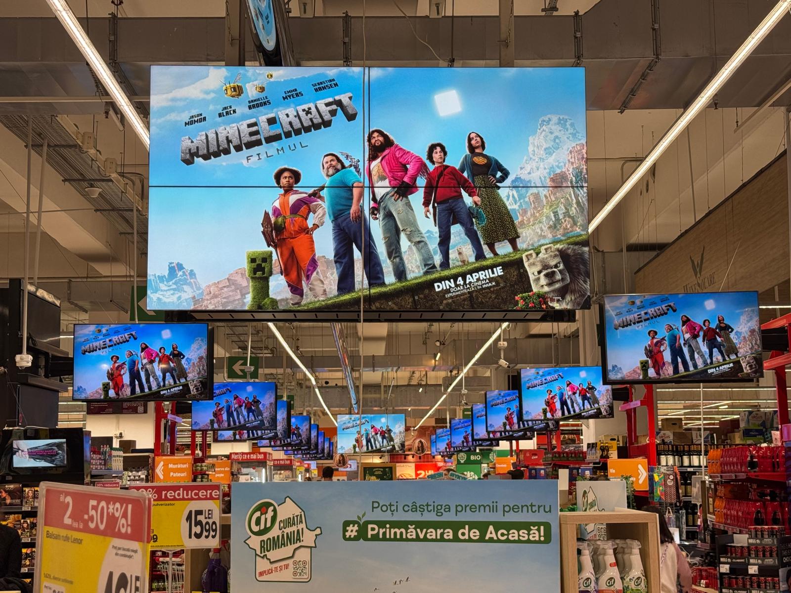 In-store digital screens used for Carrefour retail media activation