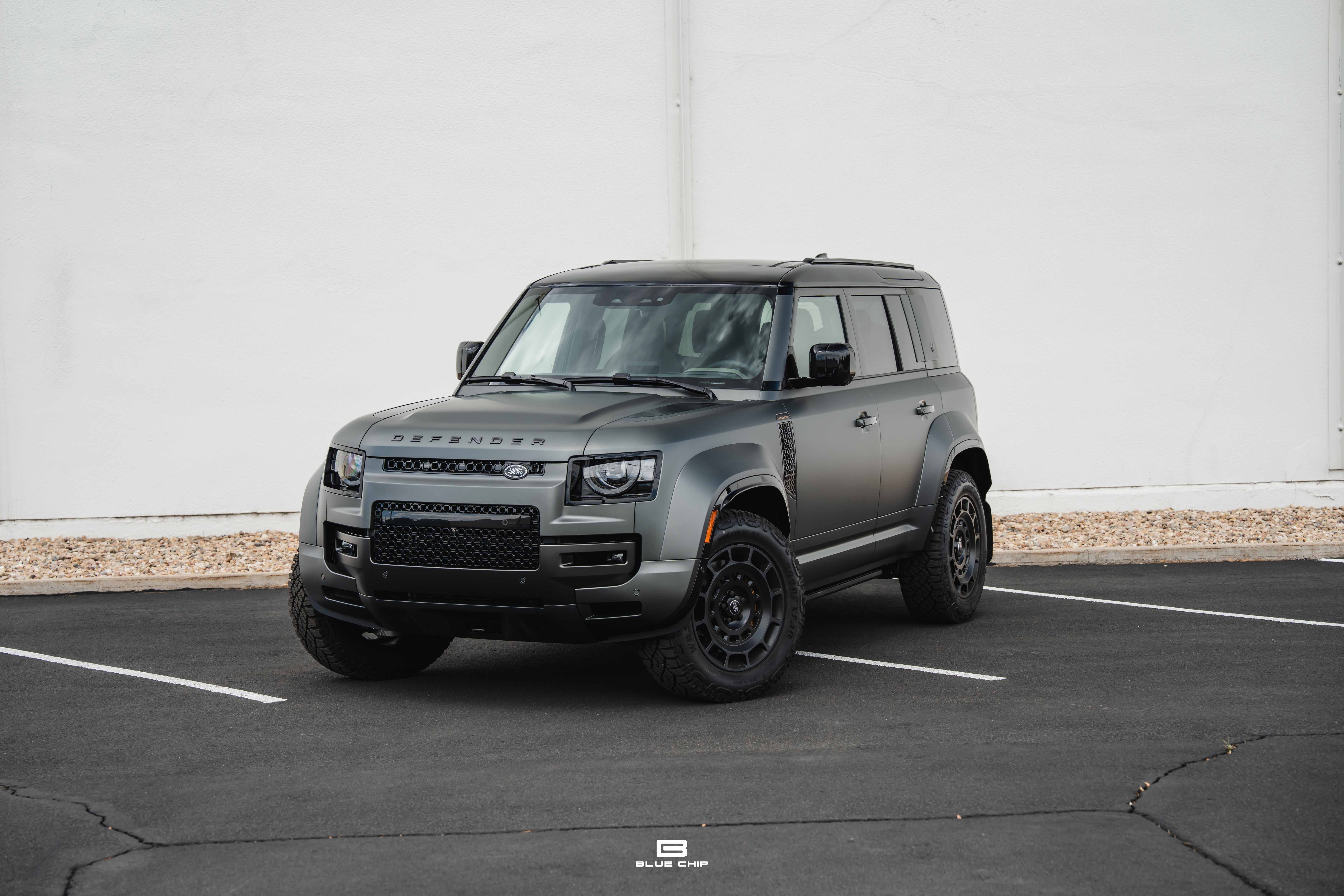 2025 Land Rover Defender 110 Octa Edition One