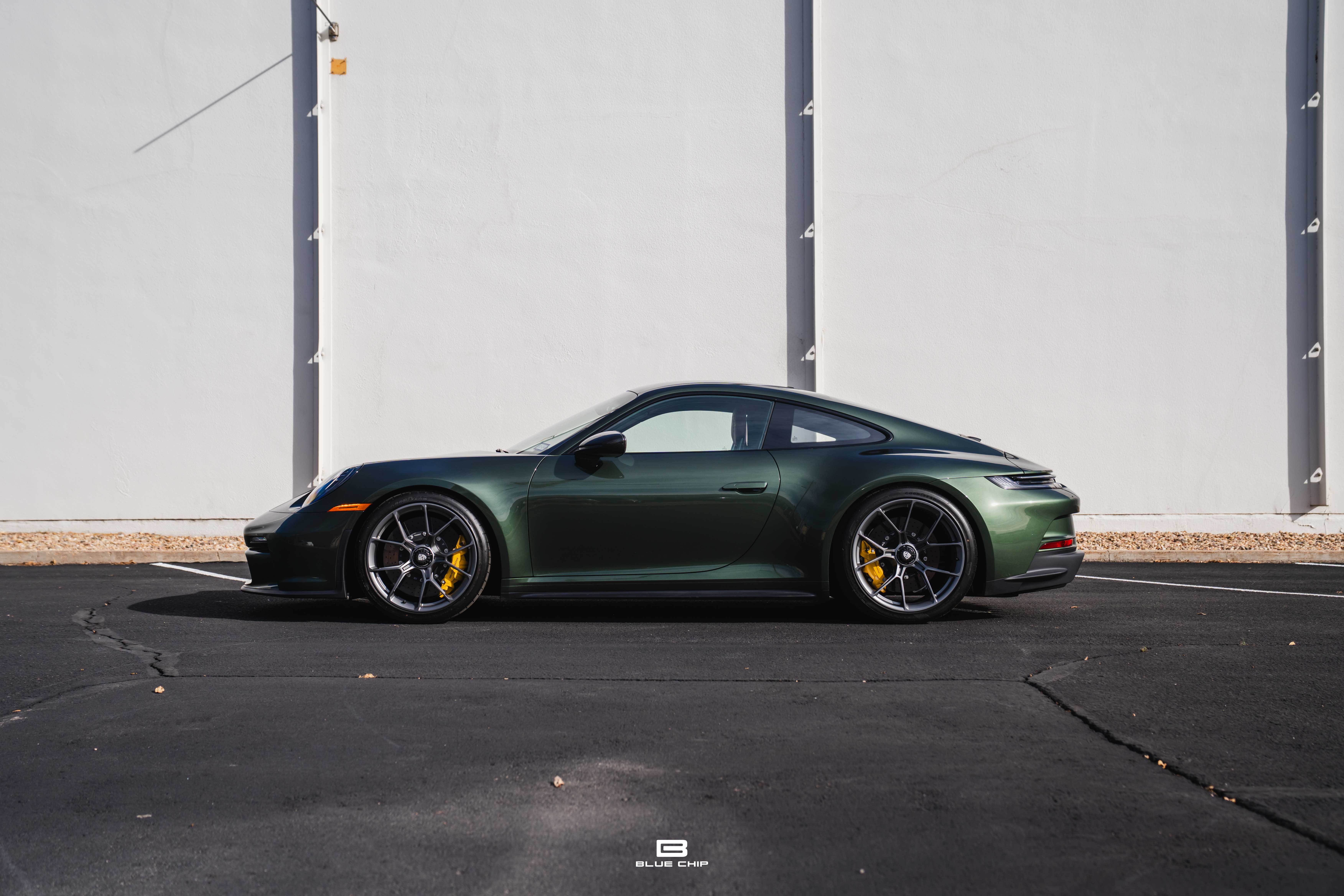 2022 Porsche 911 GT3 Touring photo 2
