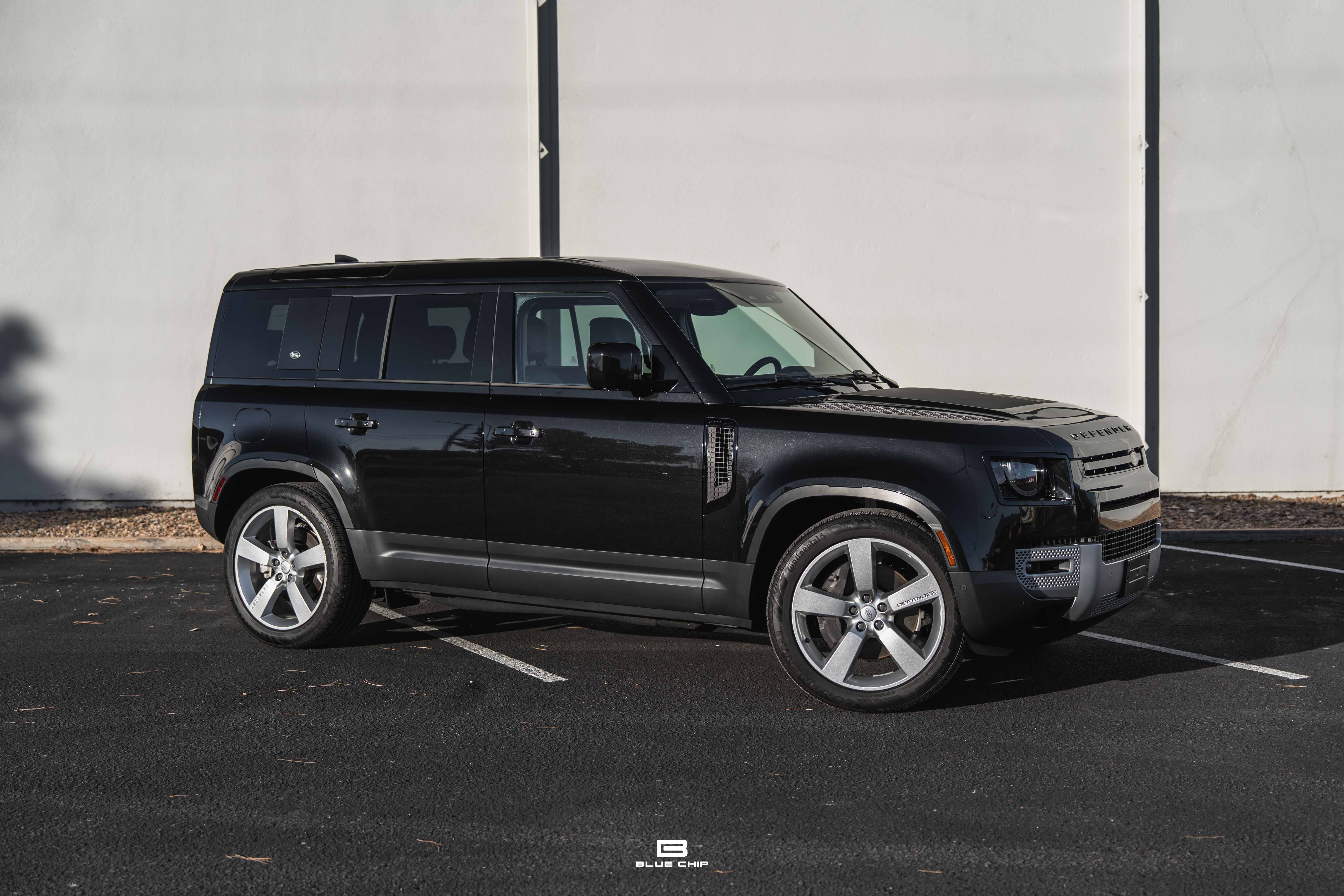 2025 Land Rover Defender 110 V8