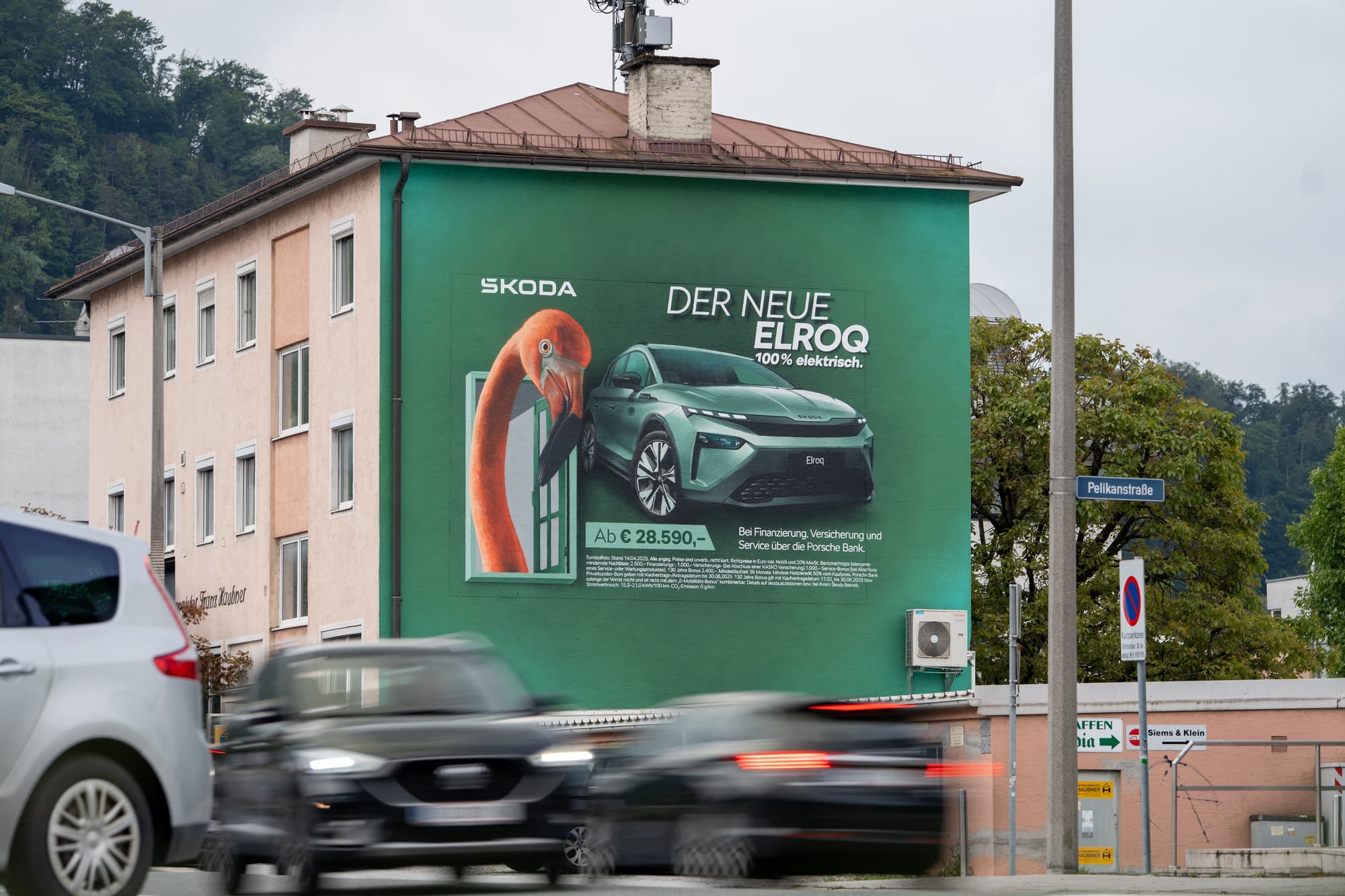 Urbane Kunst für Škoda in Salzburg, umgesetzt von UP Agency.