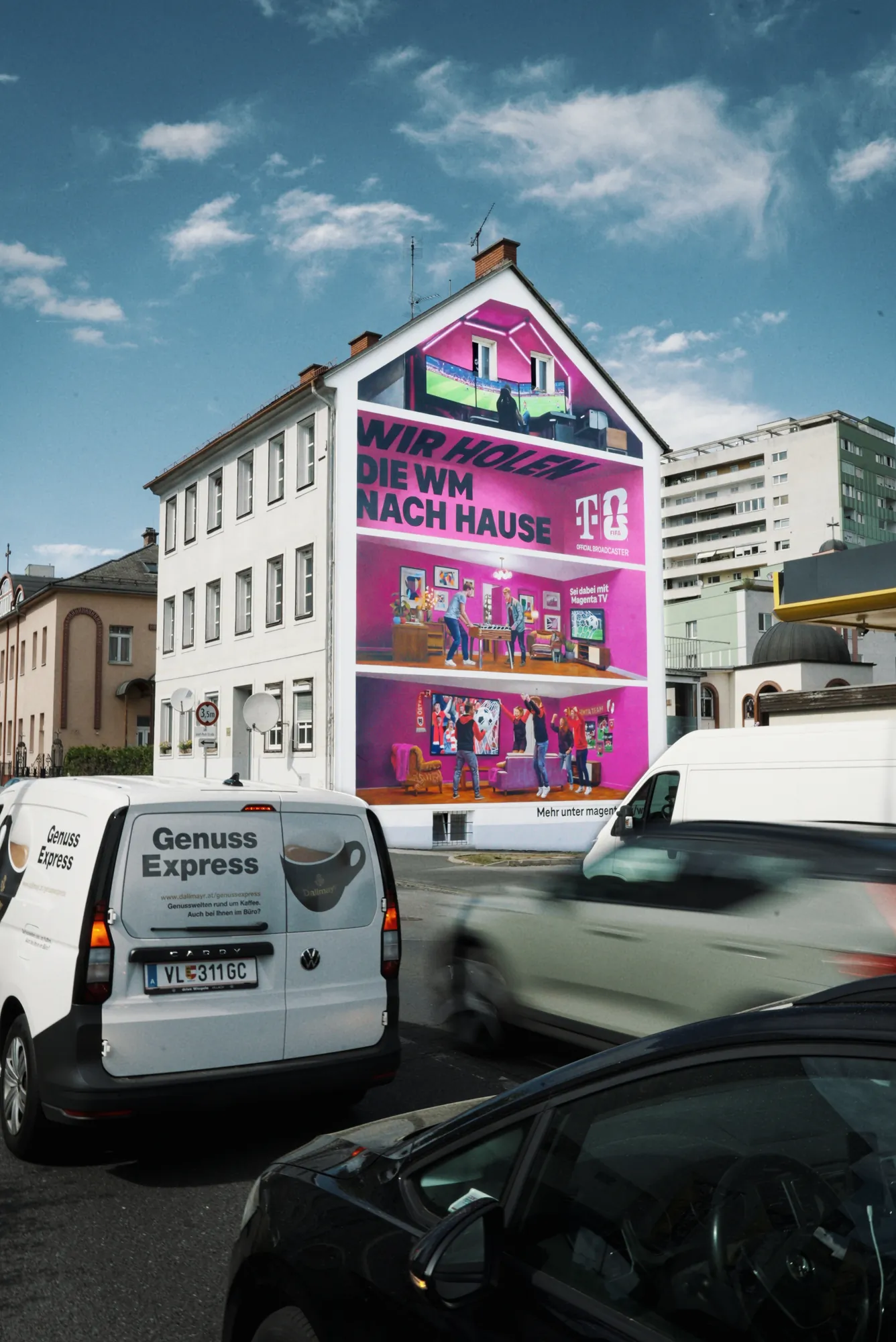 Magenta Mural in Graz zur Fußball-WM 2026