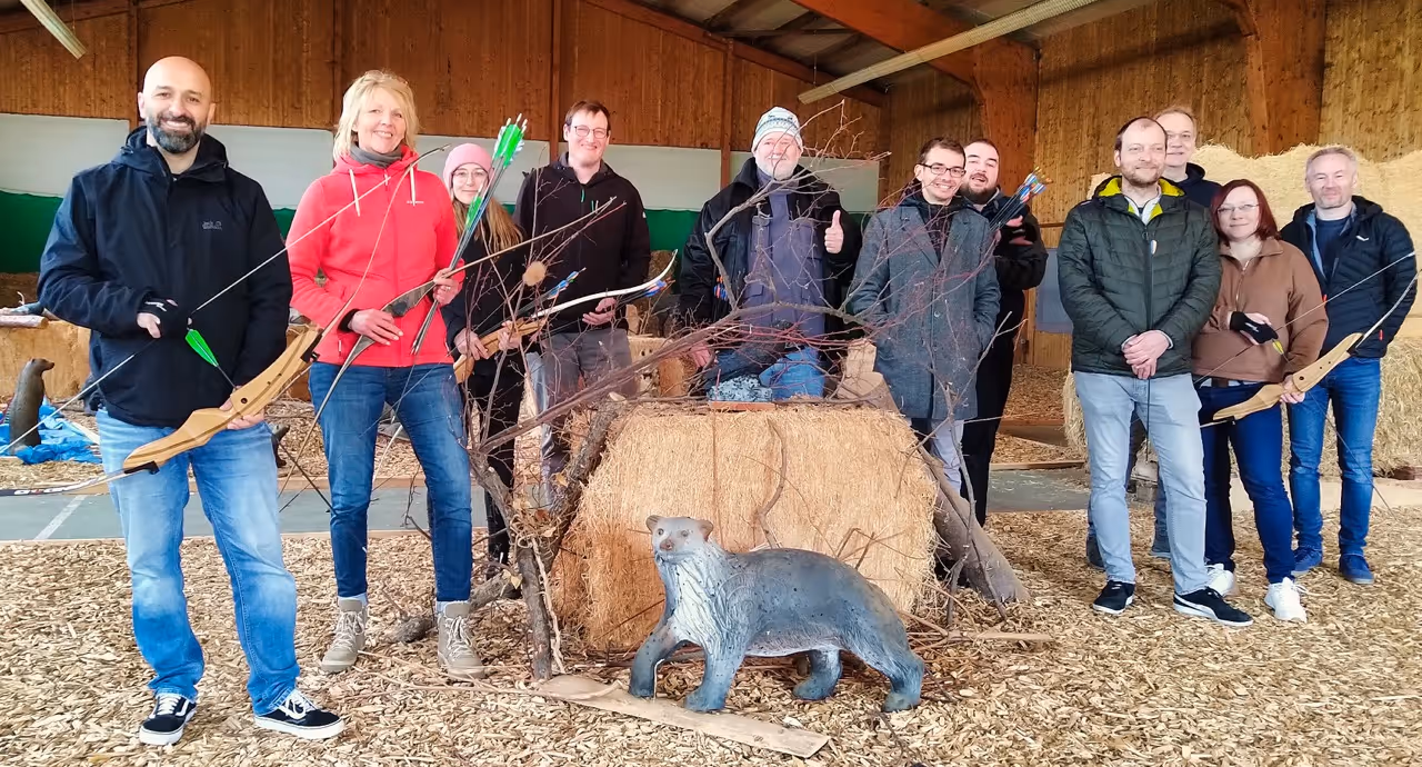 Das mobileObjects Team beim Bogenschießen