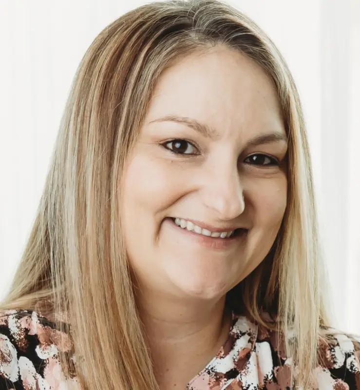 Headshot of Shannon Glardon