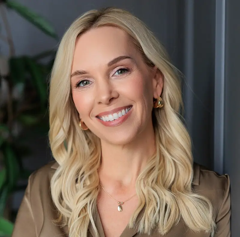 Headshot of Lori Husband