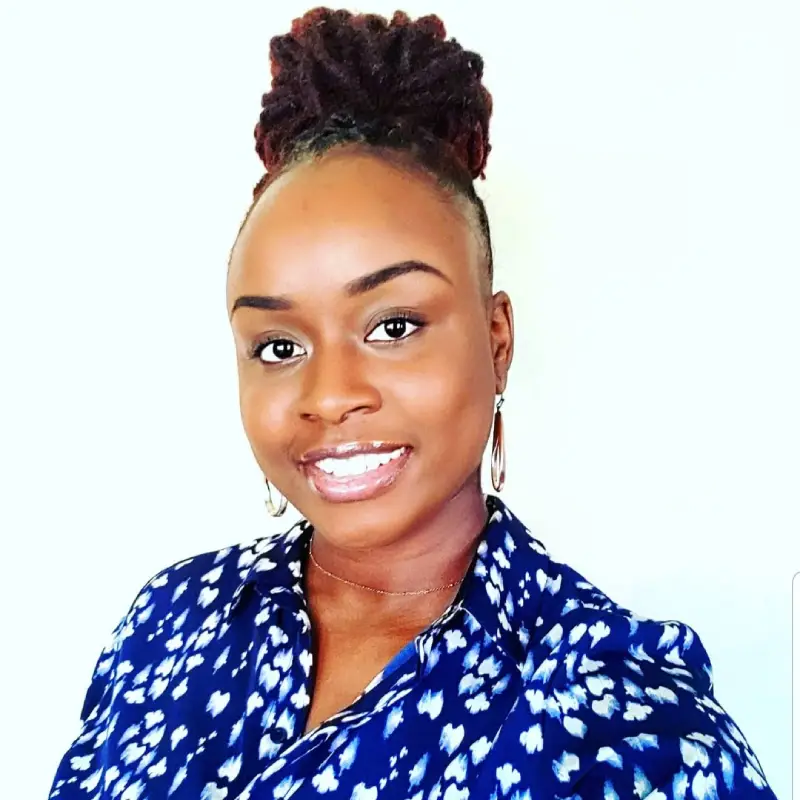 Headshot of Asia Leslie