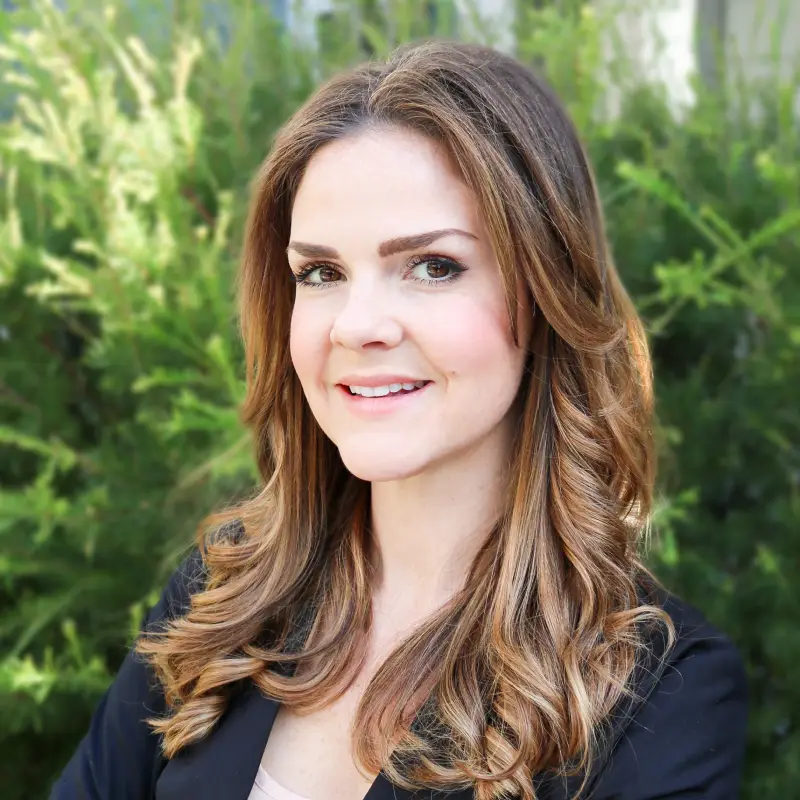 Headshot of Elizabeth Shouse