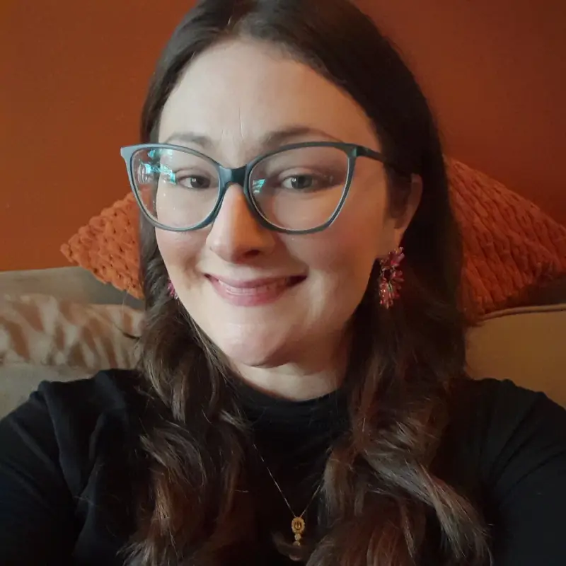 Headshot of Karah Weliver