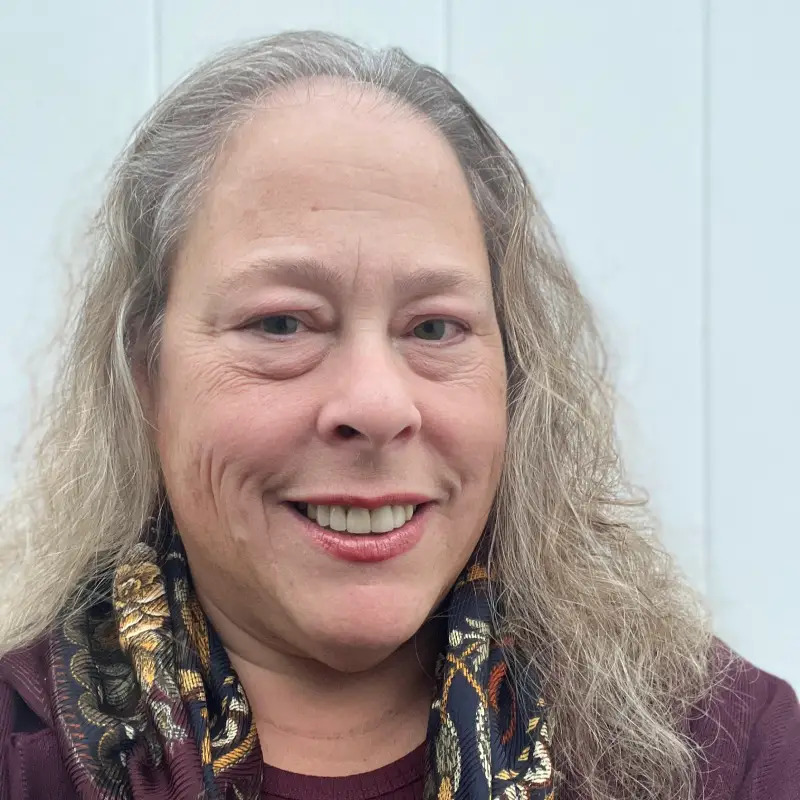 Headshot of Shana Senzel