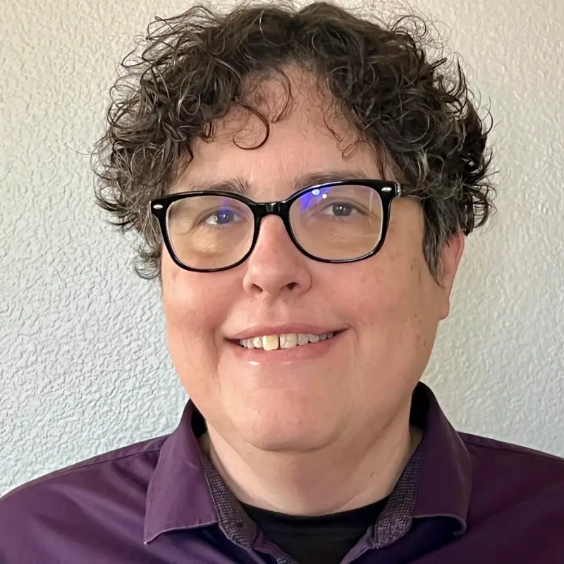 Headshot of Elan Lepovic