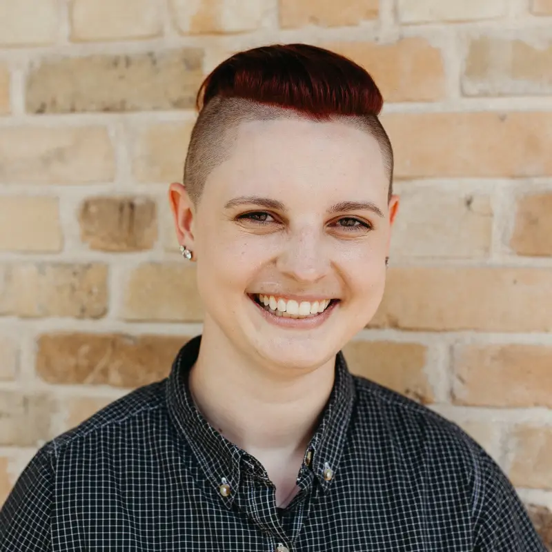 Headshot of Lauren Hammond