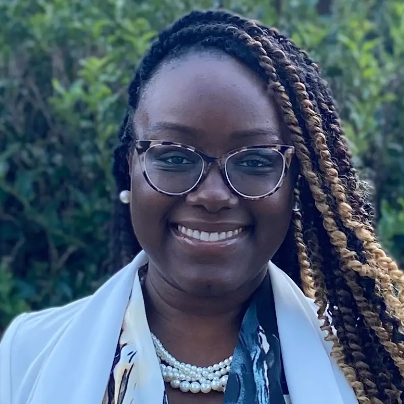 Headshot of Della Nix